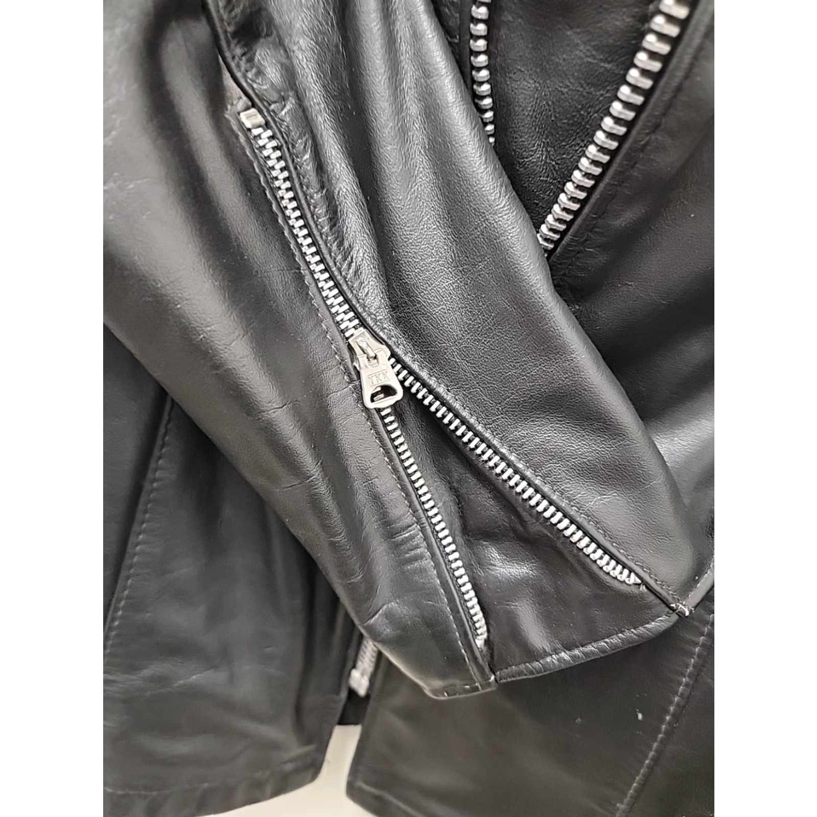 Vintage VINTAGE Excelled Leather Biker Bomber Jacket Mens 40R Black Zip Short Leather Motorcycle Casual Formal Party/Cocktail Men jacket Size US XXS / EU 40 - 3 Thumbnail