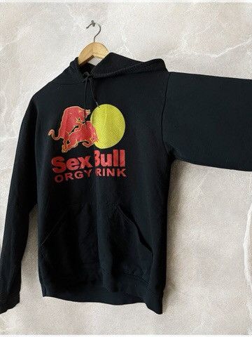 Band Tees × Red Bull × Vintage SEX BULL ORGY DRINK VINTAGE Hoodie funny hooded red logo y2k Size US M / EU 48-50 / 2 - 7 Thumbnail