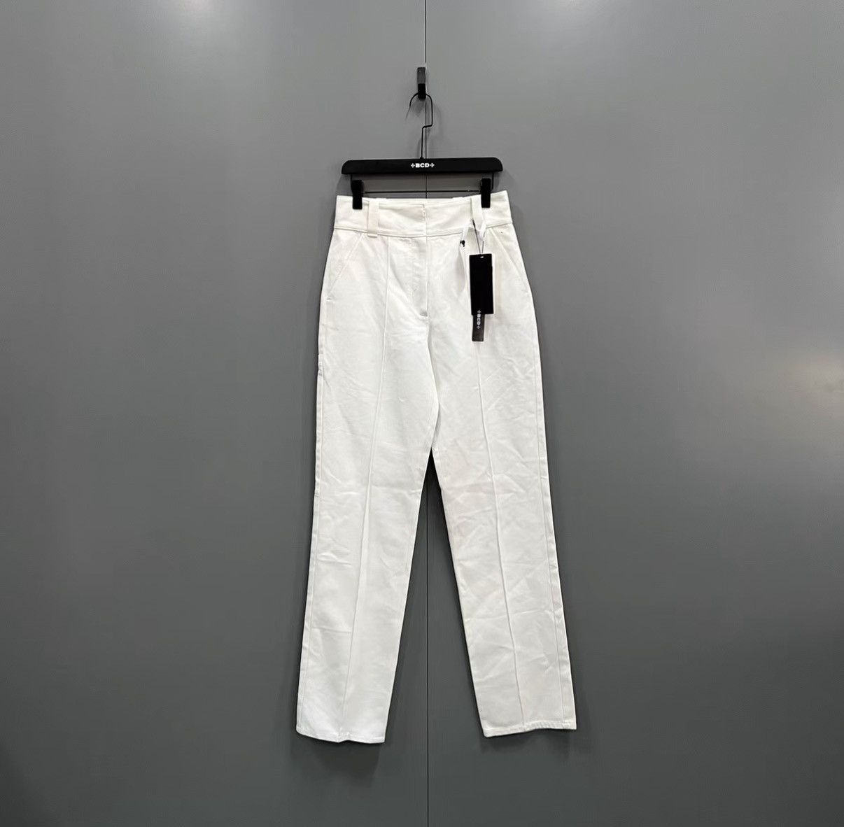 Burberry Burberry White High-waisted Trousers J41 Size 26" / US 2 / IT 38 - 1 Thumbnail