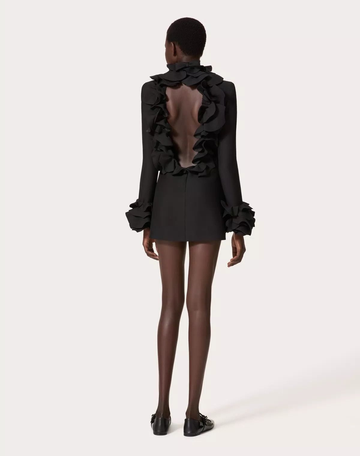 Valentino o1s1wg110426 Embroidered Crepe Couture Short Dress in Black Size M / US 6-8 / IT 42-44 - 6 Thumbnail