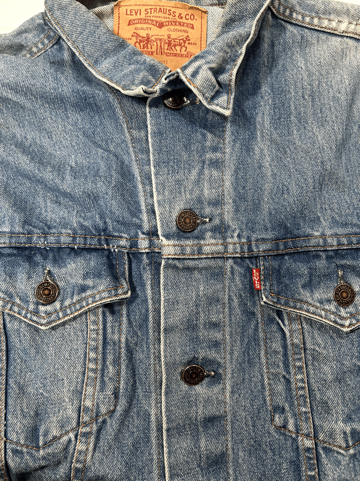 Levi's Vintage 90s Levi's Denim Medium Wash Button Up Jacket Size Size US L / EU 52-54 / 3 - 4 Thumbnail