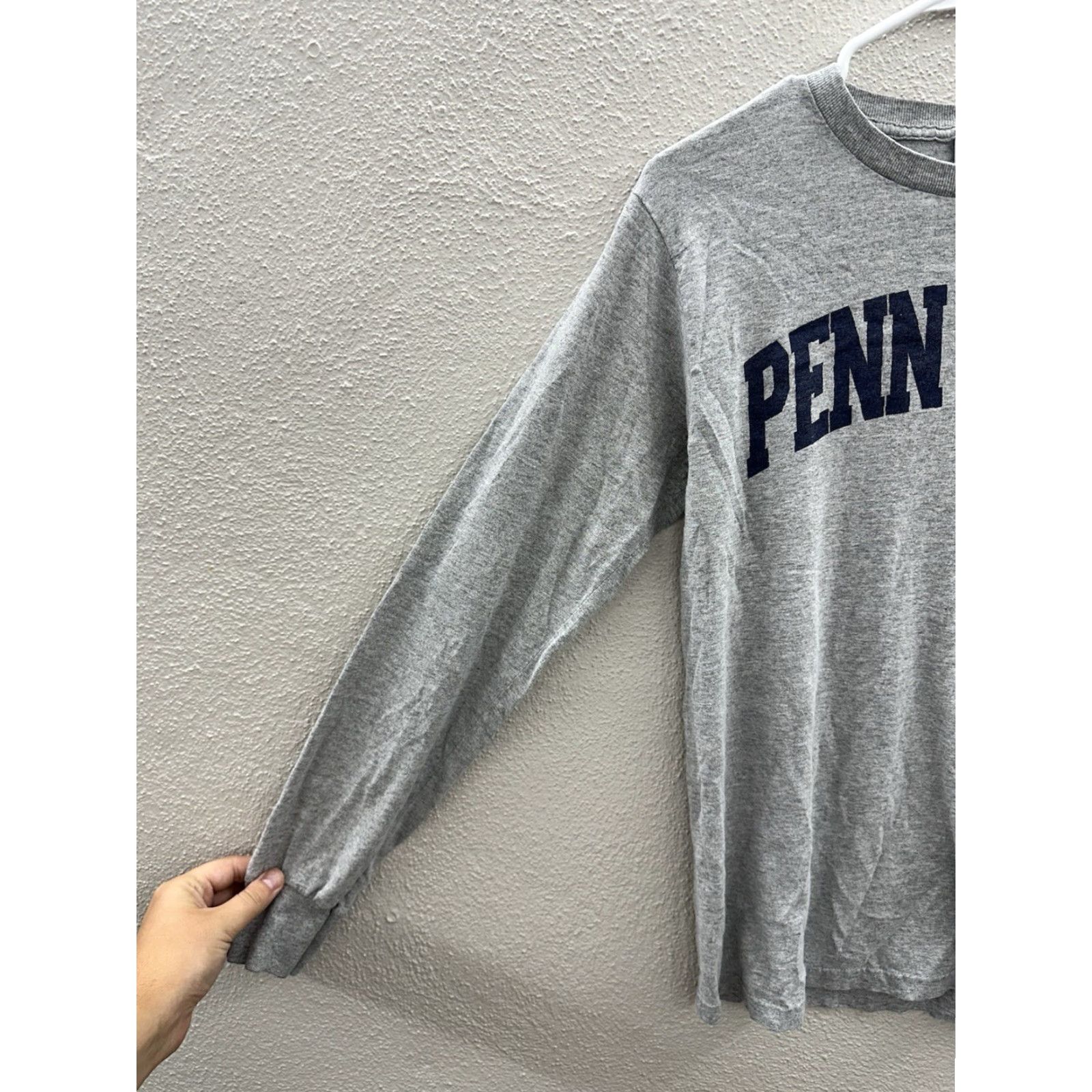 Fruit Of The Loom Fruit of the Loom Long Sleeve T-Shirt Gray Penn State Logo Size Small Unisex Adults Crew Neck 90s Sports University Logo Shirt Size US S / EU 44-46 / 1 - 3 Thumbnail