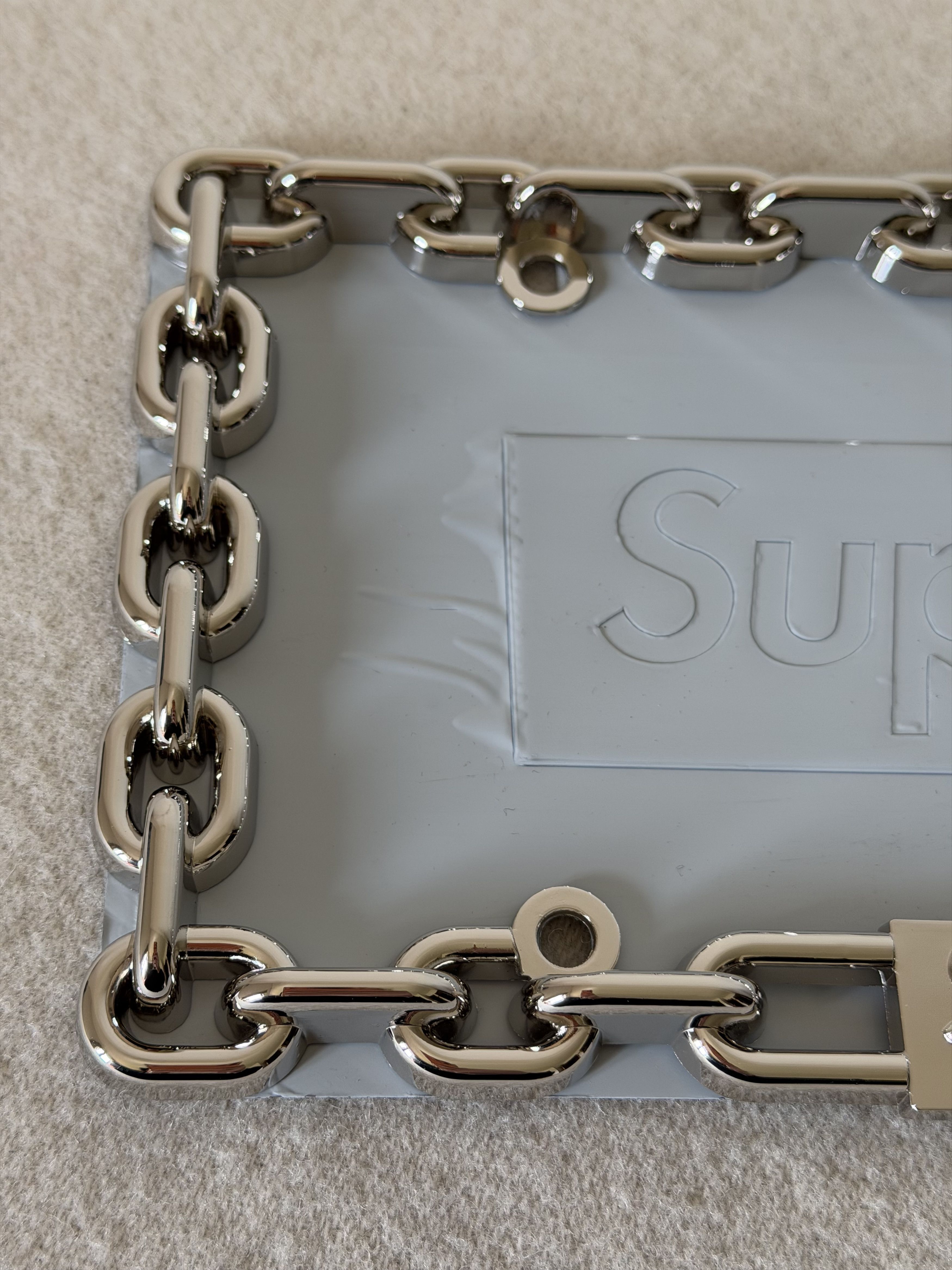 Supreme Supreme Chain License Plate Frame in Silver Size ONE SIZE - 2 Thumbnail