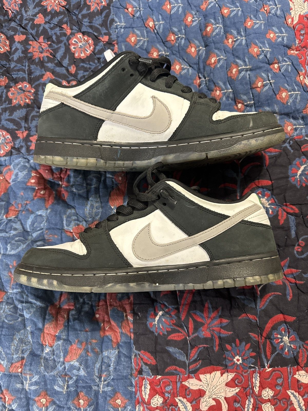 Nike Nike SB Dunk Low Staple Panda Pigeon Size US 9.5 / EU 42-43 - 2 Thumbnail