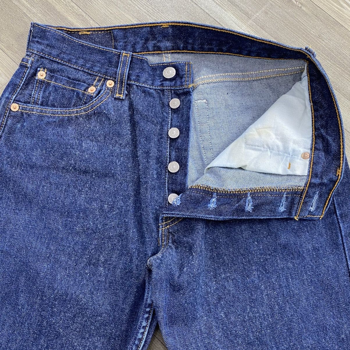 Levi's Vintage Clothing 🇺🇸1990s Vintage Levis 501 USA 30x32 Indigo Jeans Size US 30 / EU 46 - 4 Thumbnail