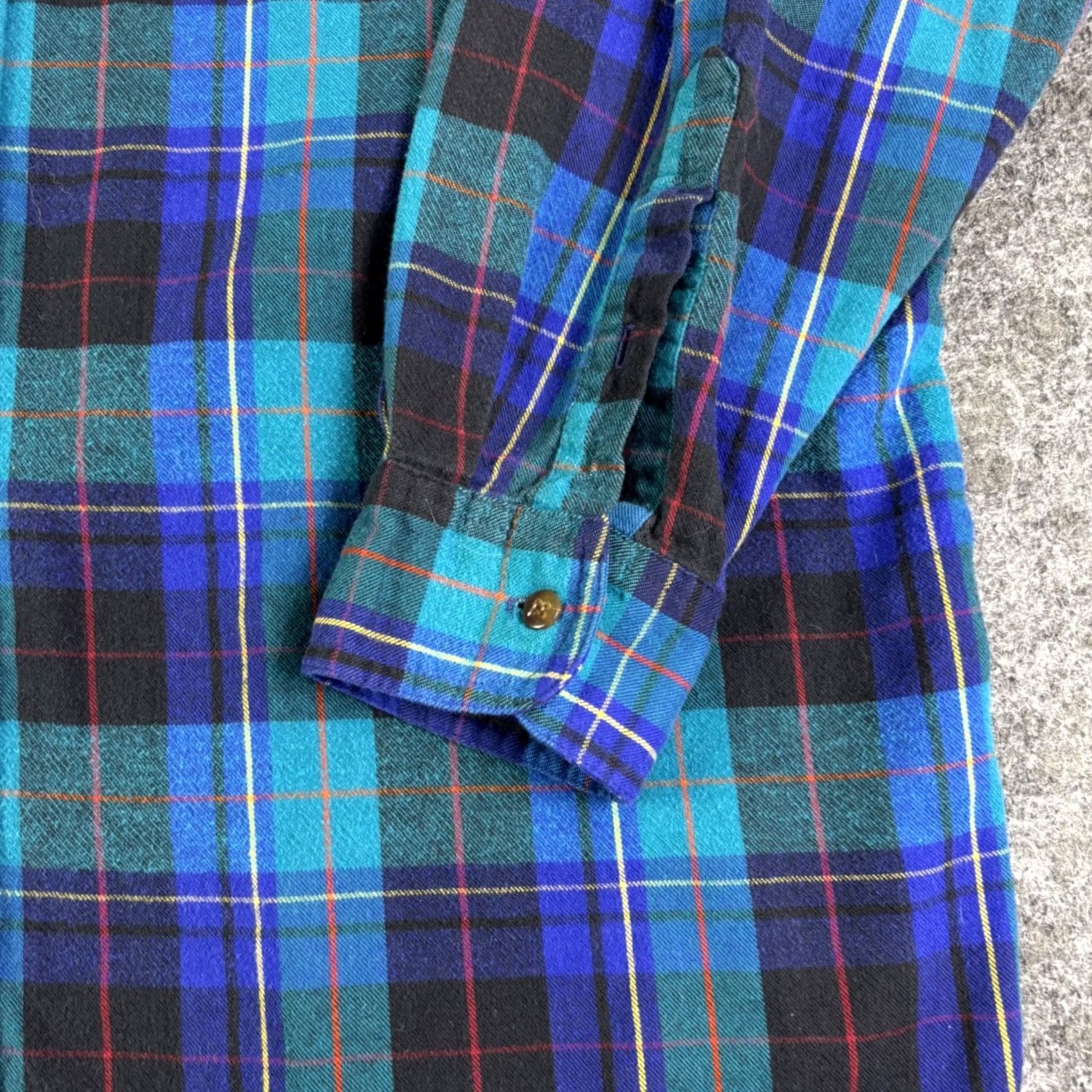 Vintage Woolrich Shirt Plaid Flannel Button-Up Long Sleeve Cotton Men XL Blue Black Casual Cardigan Not Included Size US XL / EU 56 / 4 - 6 Thumbnail