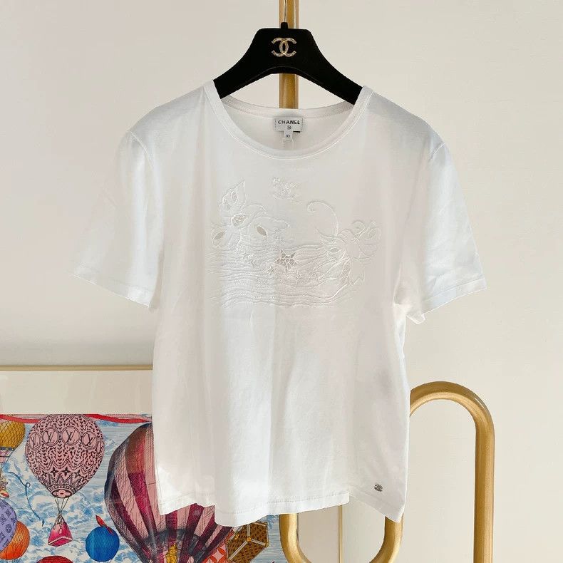 Chanel Chanel White T-shirt 2504-Nextarrow Size XS / US 0-2 / IT 36-38 - 1 Thumbnail