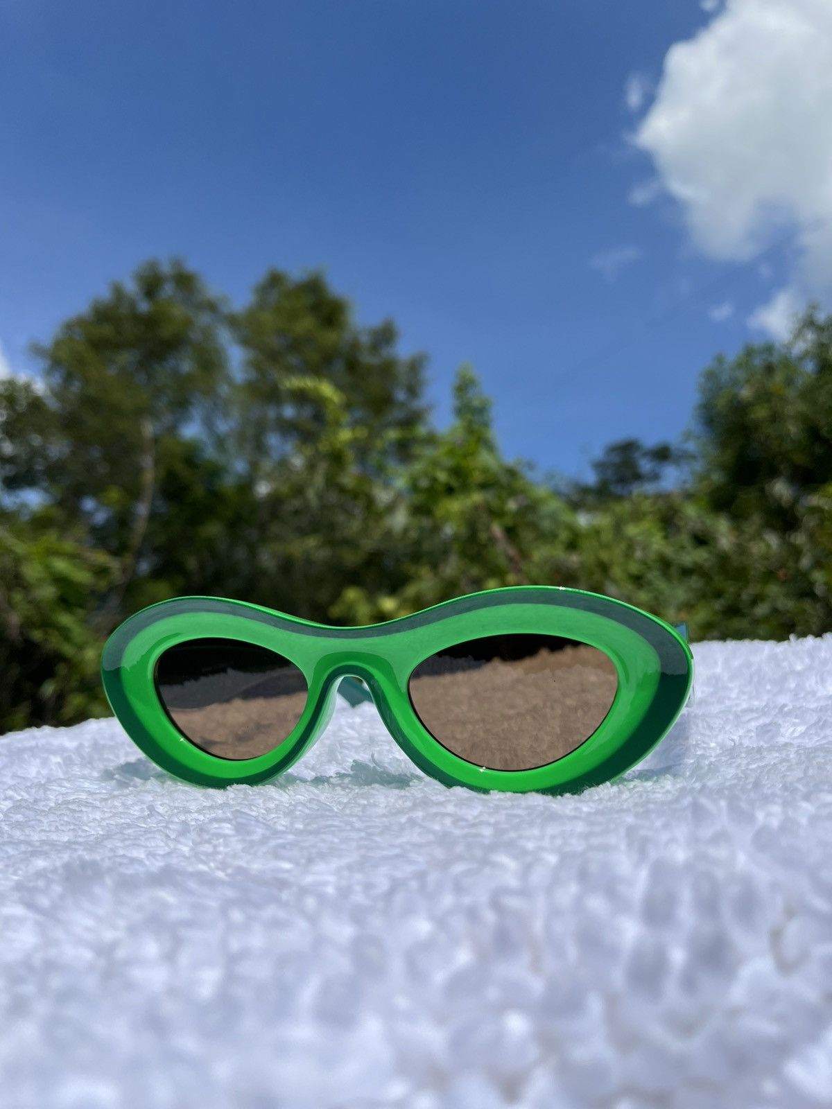 Vintage Green Y2K Futuristic Sun Glasses Green Two Toned Frames Size ONE SIZE - 2 Thumbnail