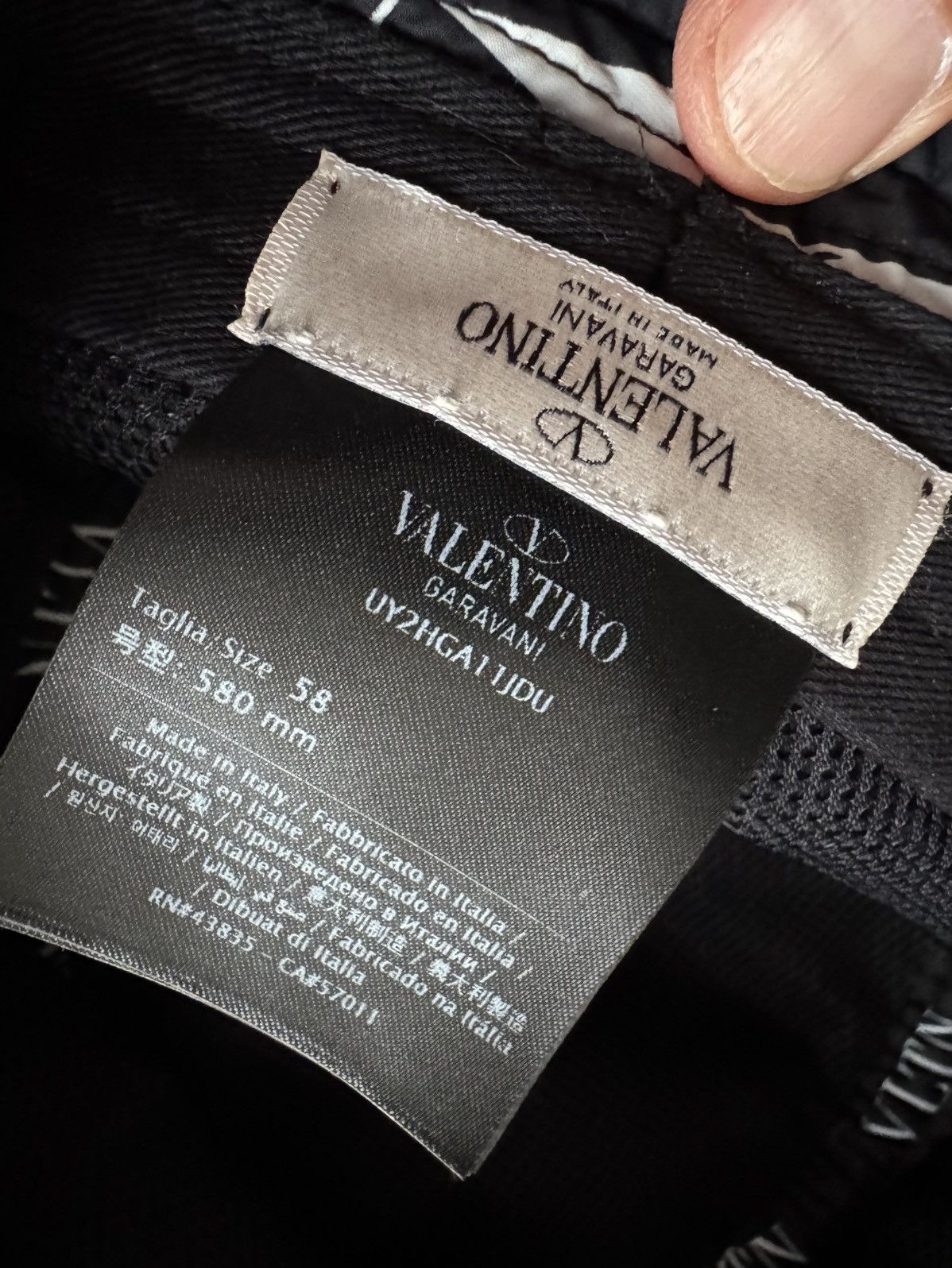 Valentino VALENTINO bucket hat see/STUDY all photos and description Size ONE SIZE - 7 Thumbnail