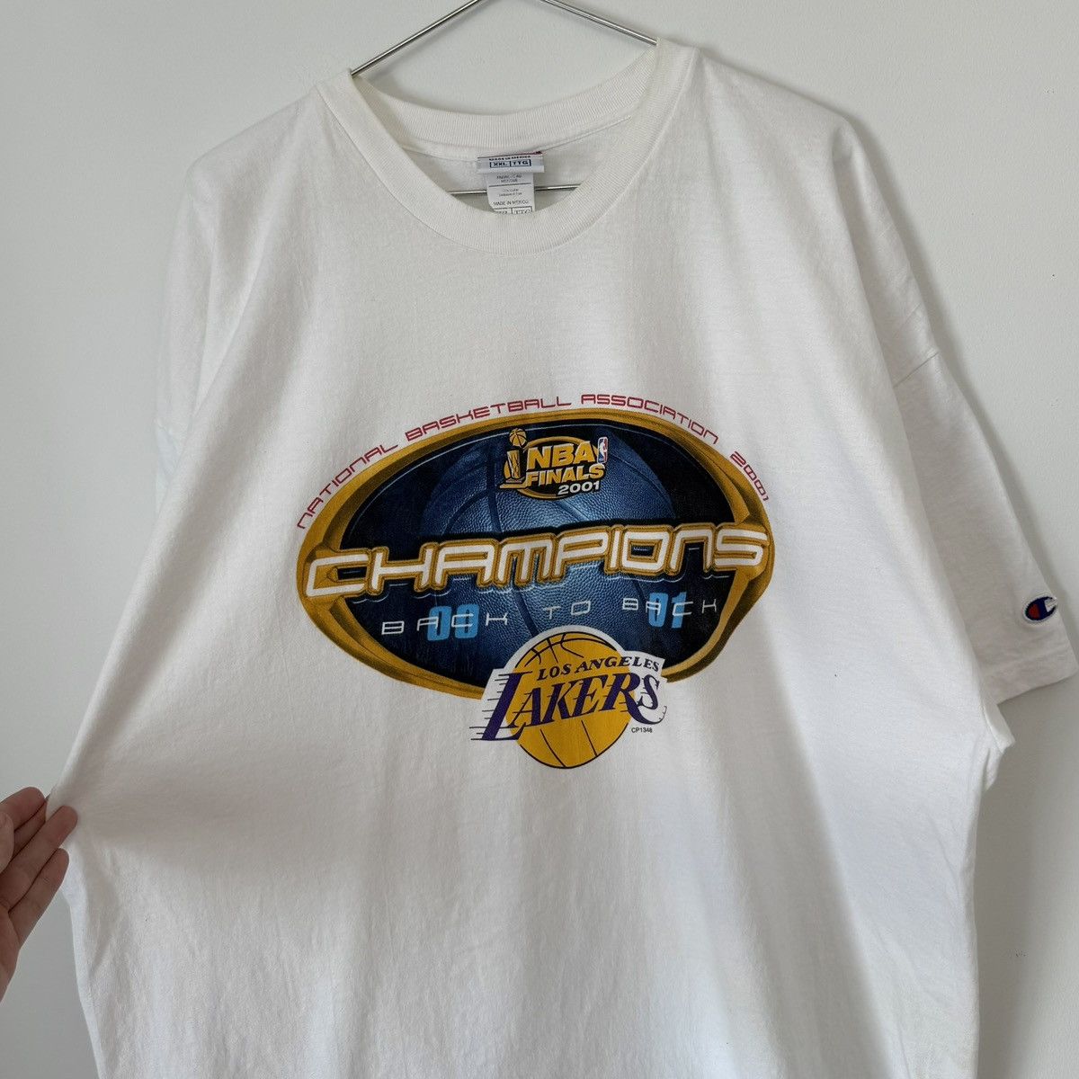 Vintage Vtg 2001 Champion LA Lakers Back to Back NBA Finals Tee Kobe Size US XXL / EU 58 / 5 - 3 Thumbnail