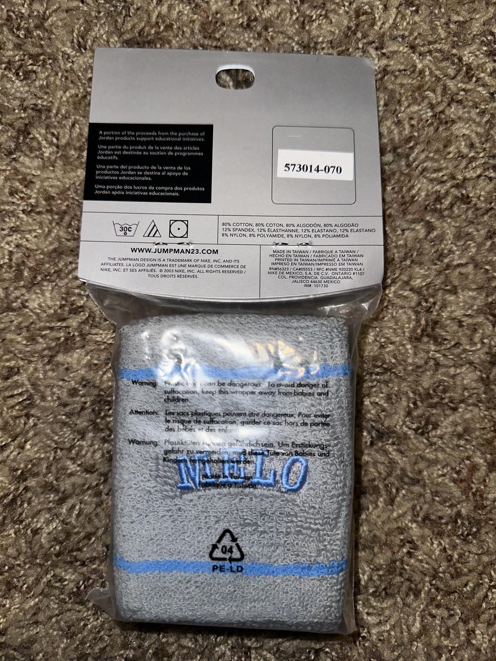 Jordan Brand VINTAGE Air Jordan Jumpman Carmelo Athony 2 Double Wide Wristband Sample 2003 Size ONE SIZE - 4 Thumbnail