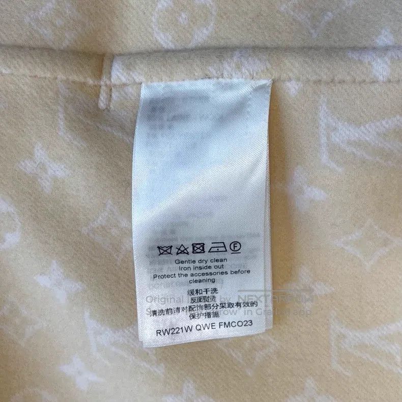 Louis Vuitton Louis Vuitton Yellow hooded lace-up long-sleeved coat Size XXS / US 00 / IT 34 - 6 Thumbnail