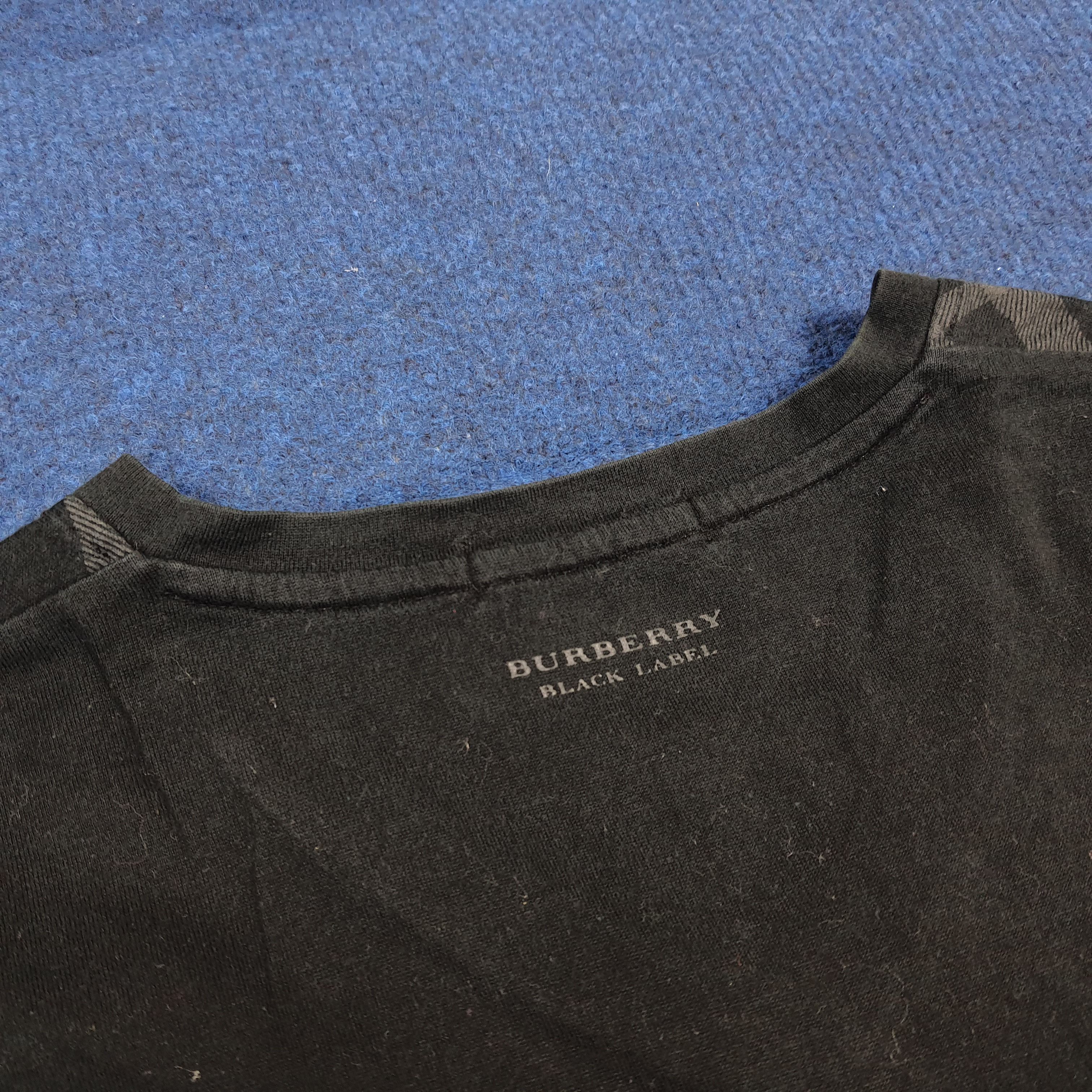 Burberry Vintage Burberry Black Label V Neck Tshirt C294N62 Size S / US 4 / IT 40 - 4 Thumbnail