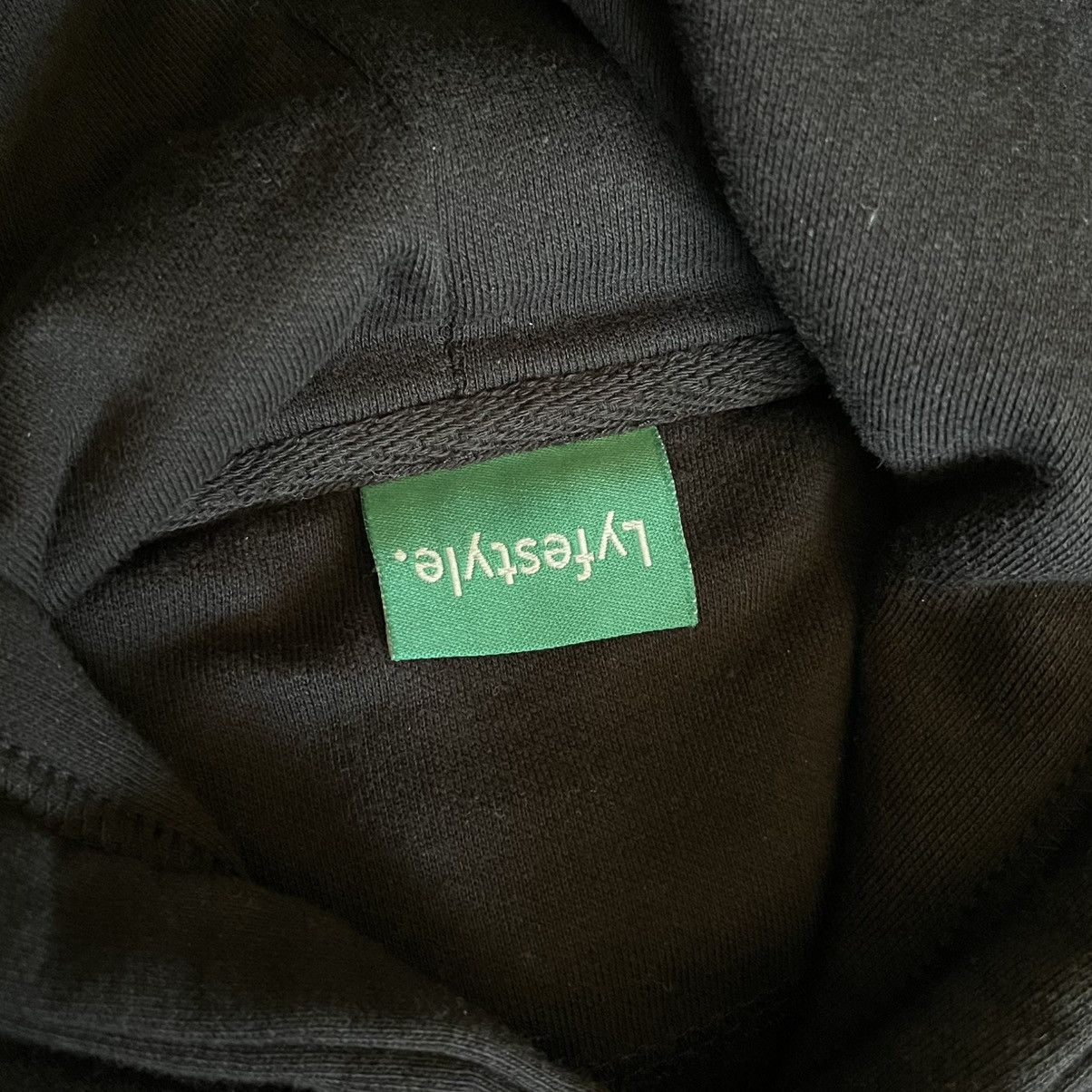 Vintage Lyfestyle NYC Upside Down Patch Embroidered Logo Hoodie Size US S / EU 44-46 / 1 - 6 Thumbnail