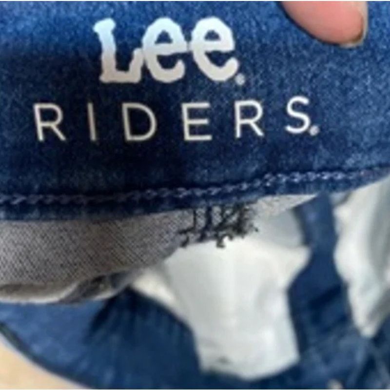 Lee Classic Lee Riders Mid Rise Blue Denim Capris Women’s 10 Size 32" / US 10 / IT 46 - 3 Thumbnail