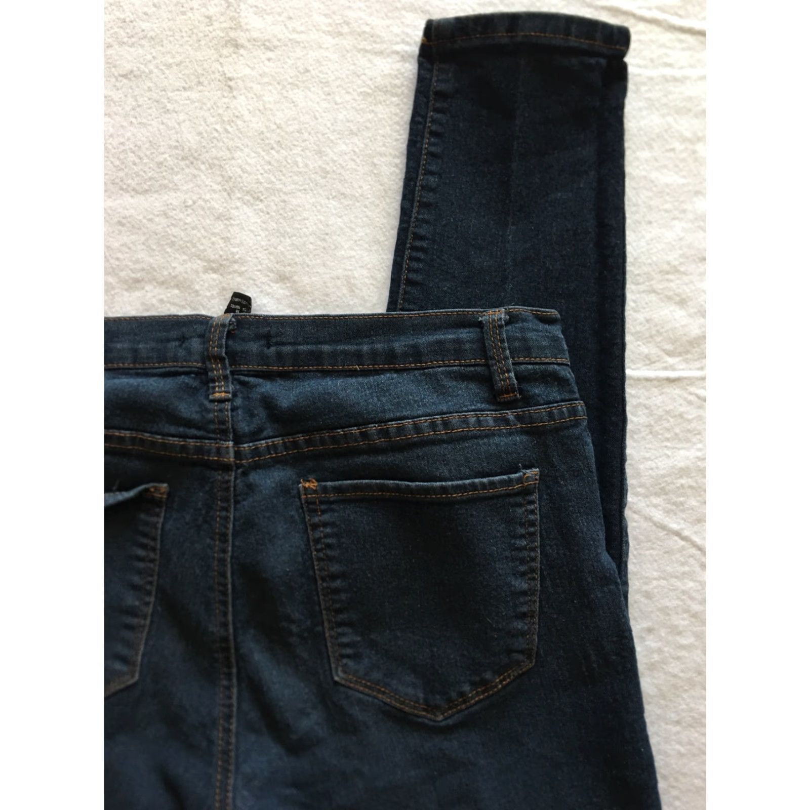Forever 21 Forever 21 Jeans Women’s 29 Dark Blue Skinny Mid Rise Stretch / 29 in Dark Wash Jeans Womens Size 29" - 7 Thumbnail