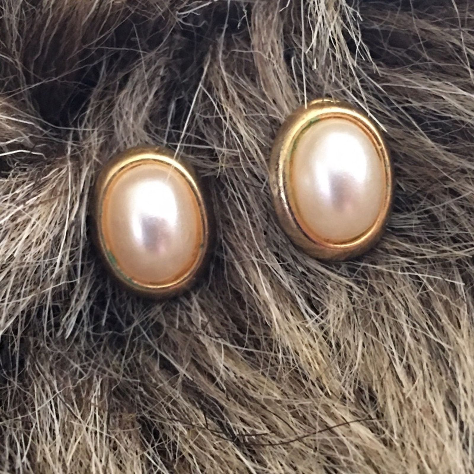 Vintage Vintage gold tone pearl stud pierced earrings Size ONE SIZE - 4 Thumbnail