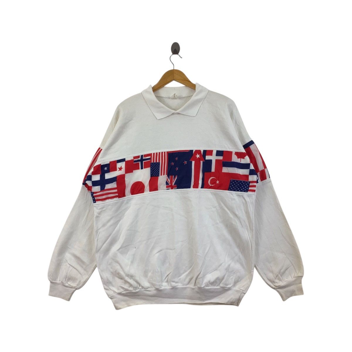 Vintage Vintage 80s MULTI NATION FLAG Print Collar White Sweatshirt Size US XL / EU 56 / 4 - 1 Thumbnail