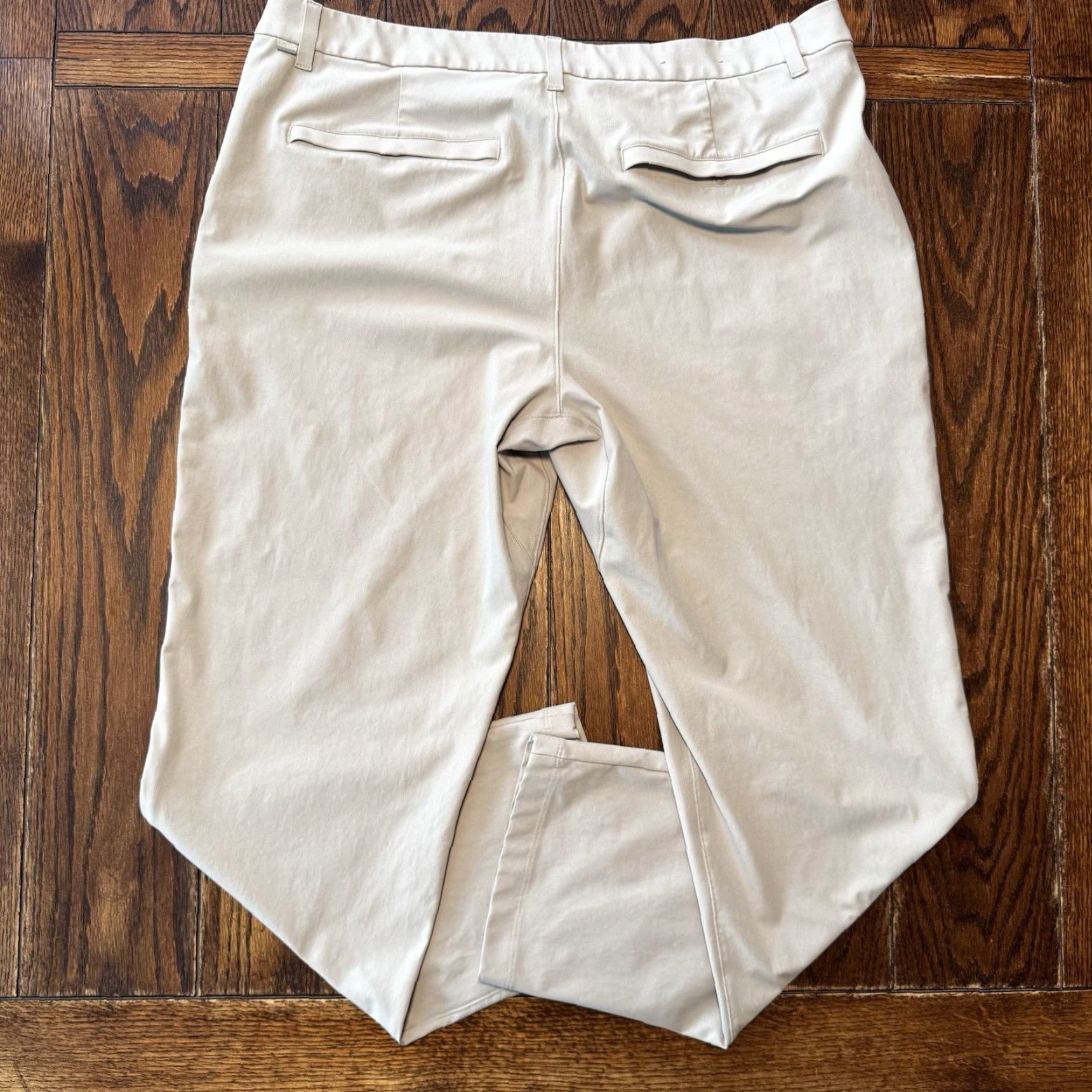 Lululemon Lululemon Men’s Beige Pants Size 38x31 Stretch Zip Pocket Regular Fit Pockets City Classic Golf Hiking Walking Pants Mens BeIge (Regular) Size US 38 / EU 54 - 6 Thumbnail