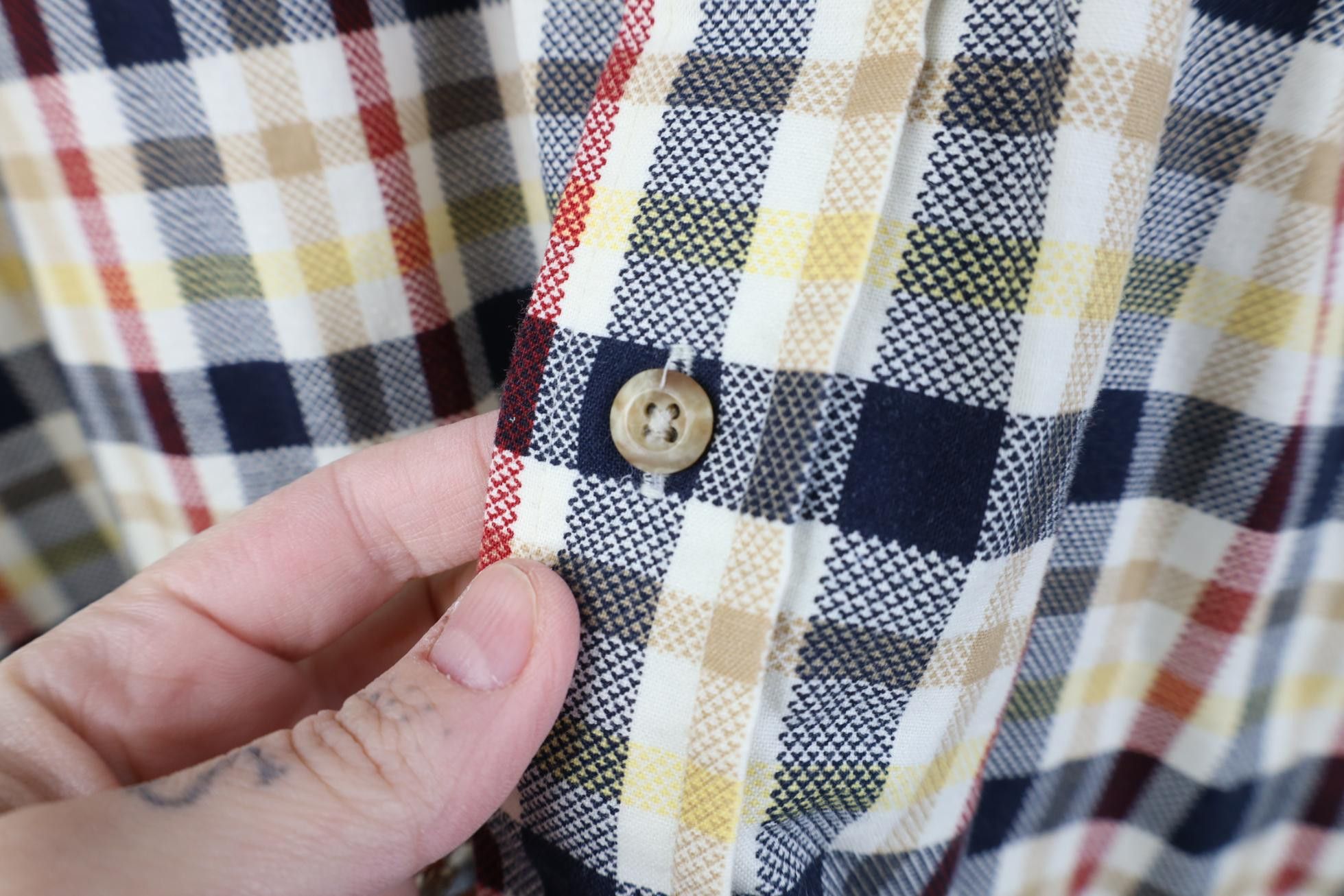Vintage Vintage 90s Streetwear Short Sleeve Collared Button Shirt Size US XL / EU 56 / 4 - 4 Thumbnail
