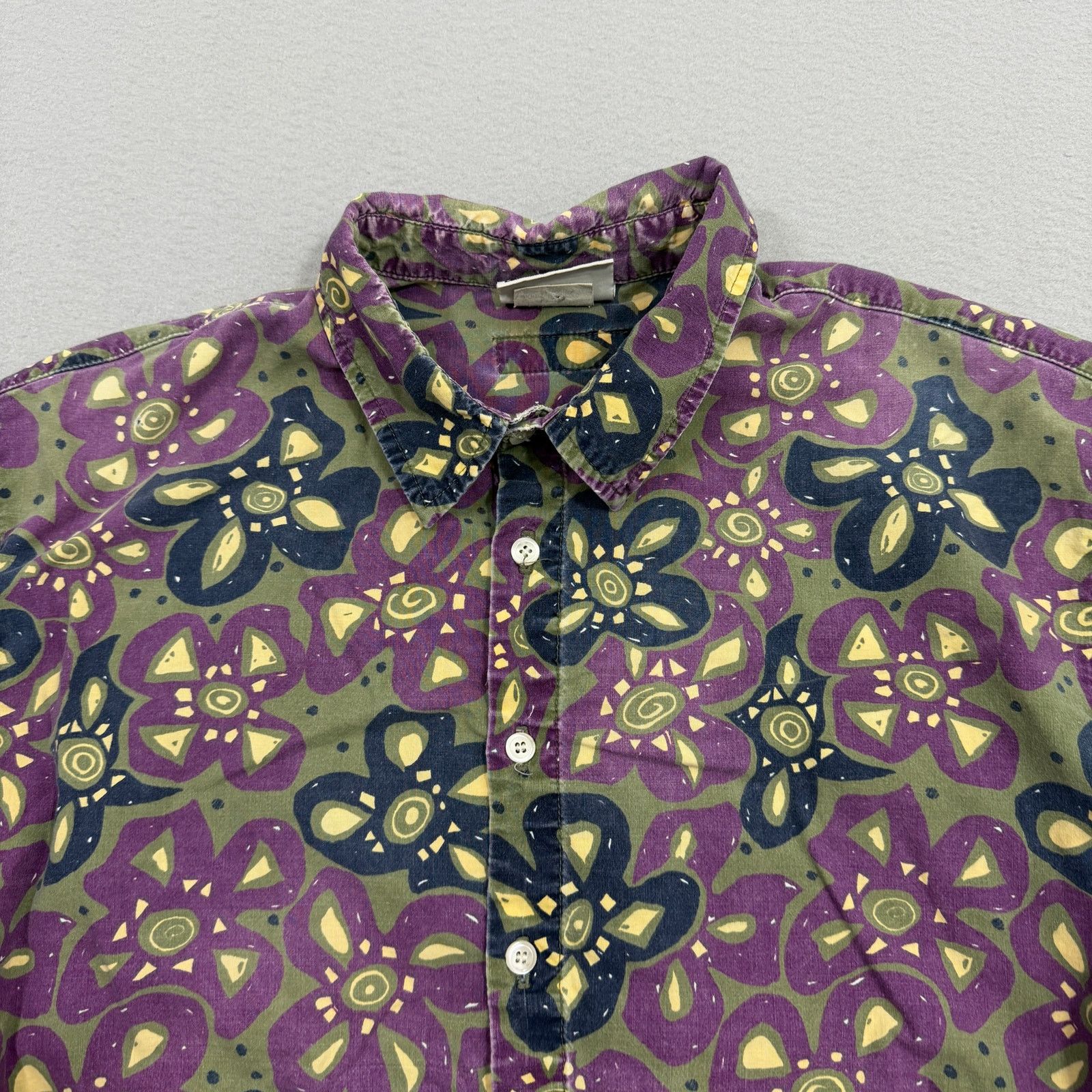 Vintage Vintage Spot Sport Geometric Short Sleeve Button Shirt M Size US M / EU 48-50 / 2 - 3 Thumbnail