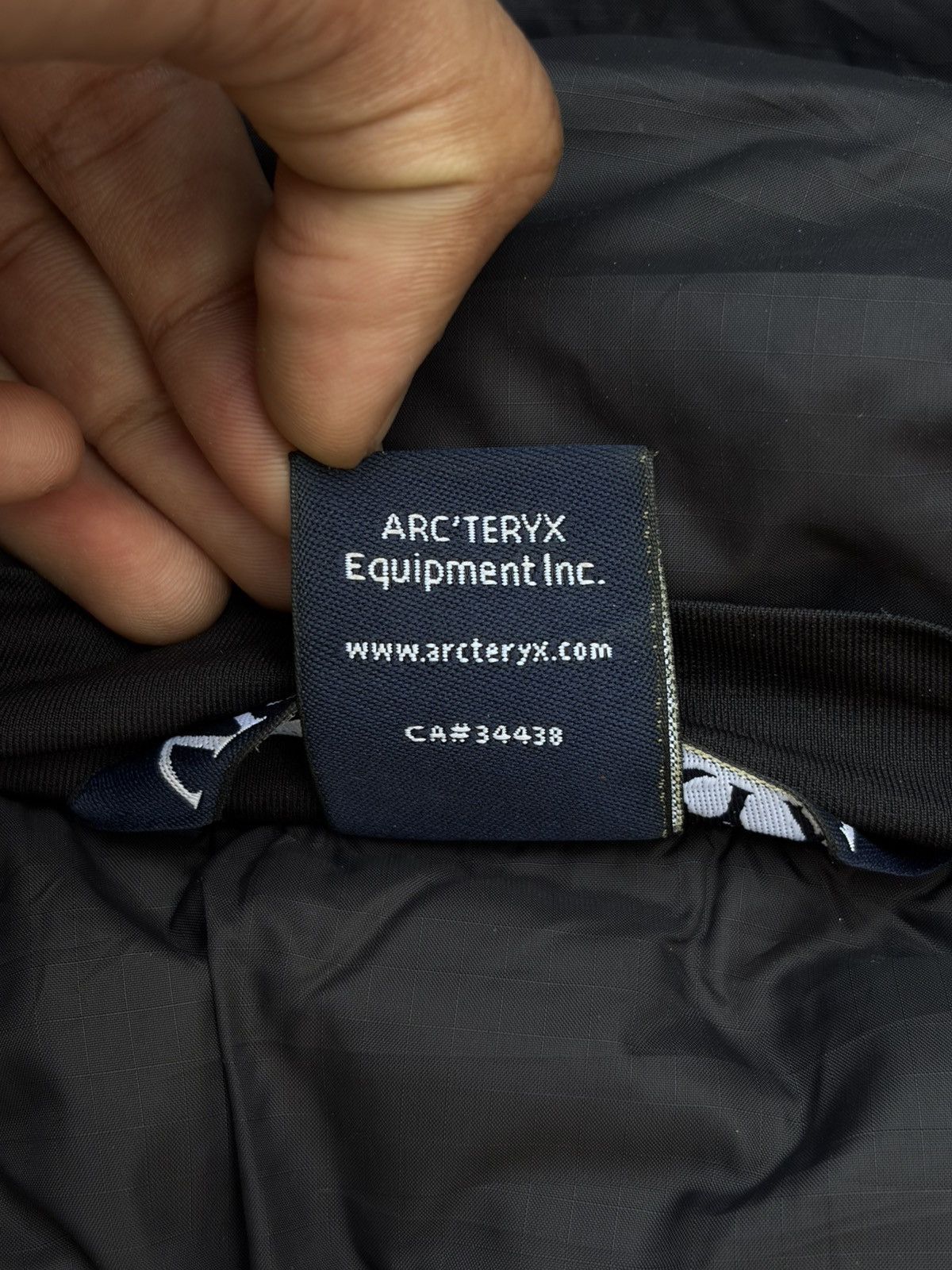 Vintage 00s Arc’teryx Fission SV GoreTex Pro Jacket