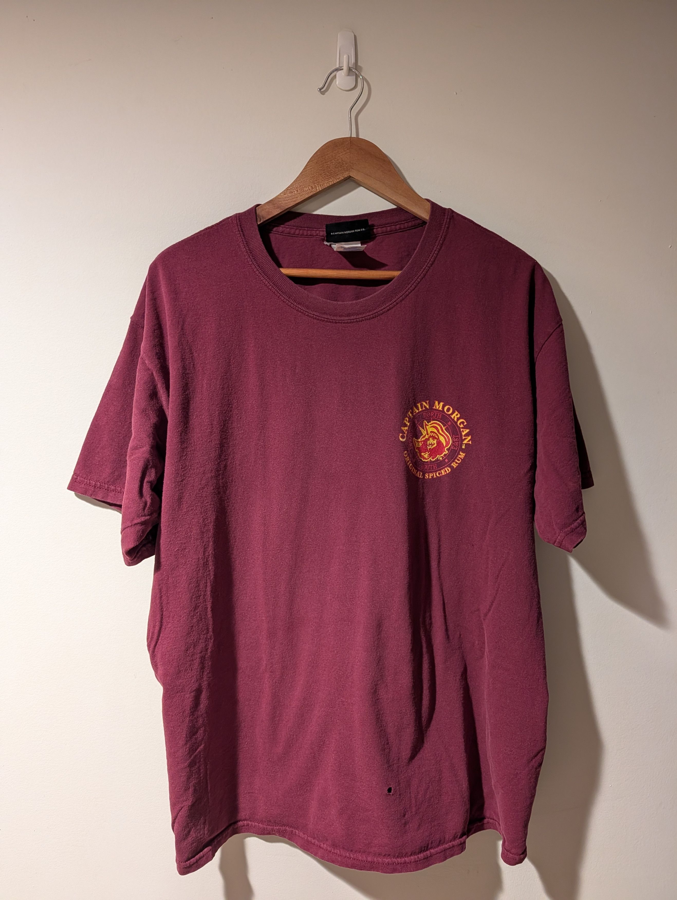 Gildan Vintage Y2K Captain Morgan Original Spiced Rum Shirt Size US XL / EU 56 / 4 - 6 Thumbnail