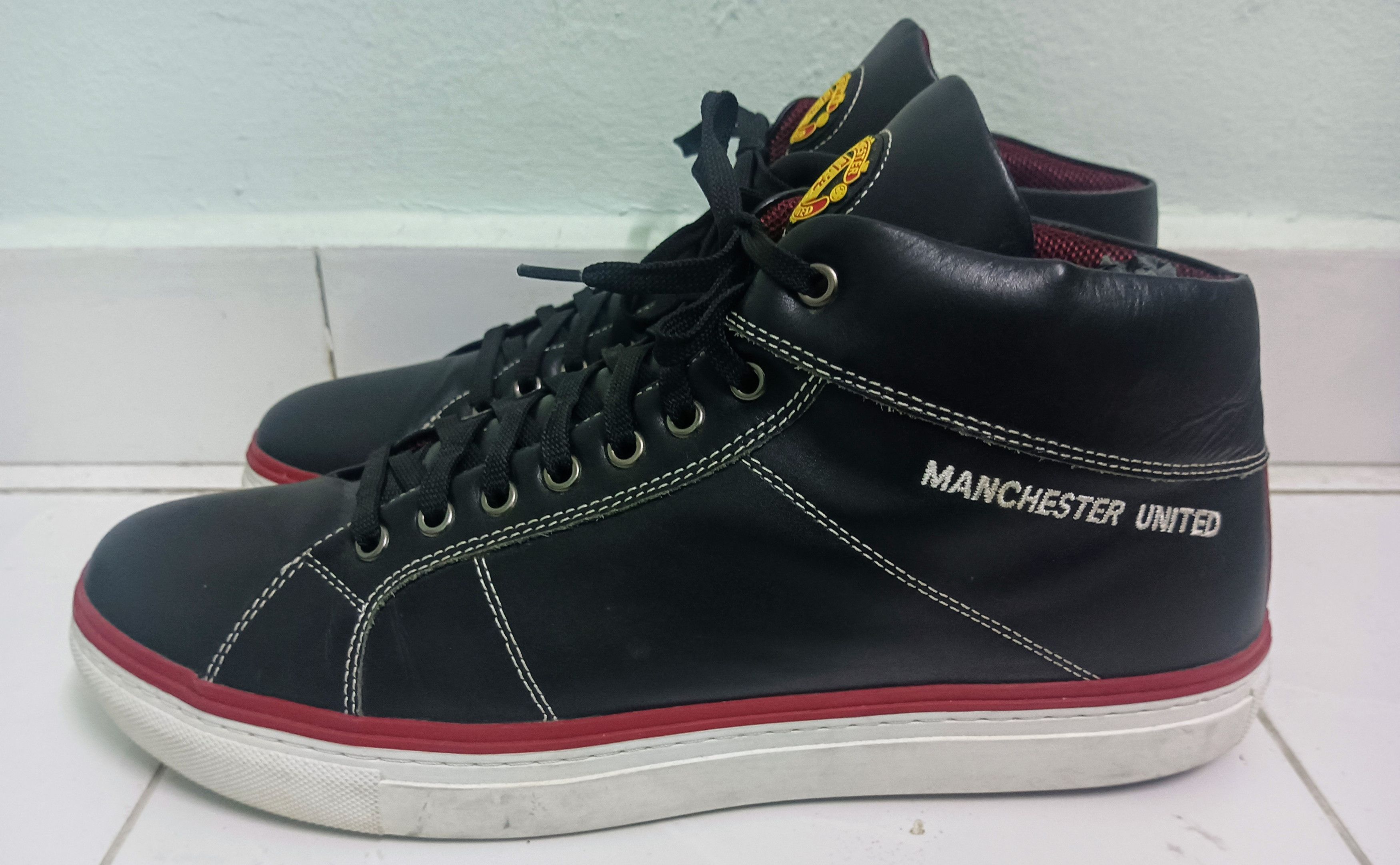 Other Manchester United - Trafford - MEN’S C300 Size US 12 / EU 45 - 4 Thumbnail