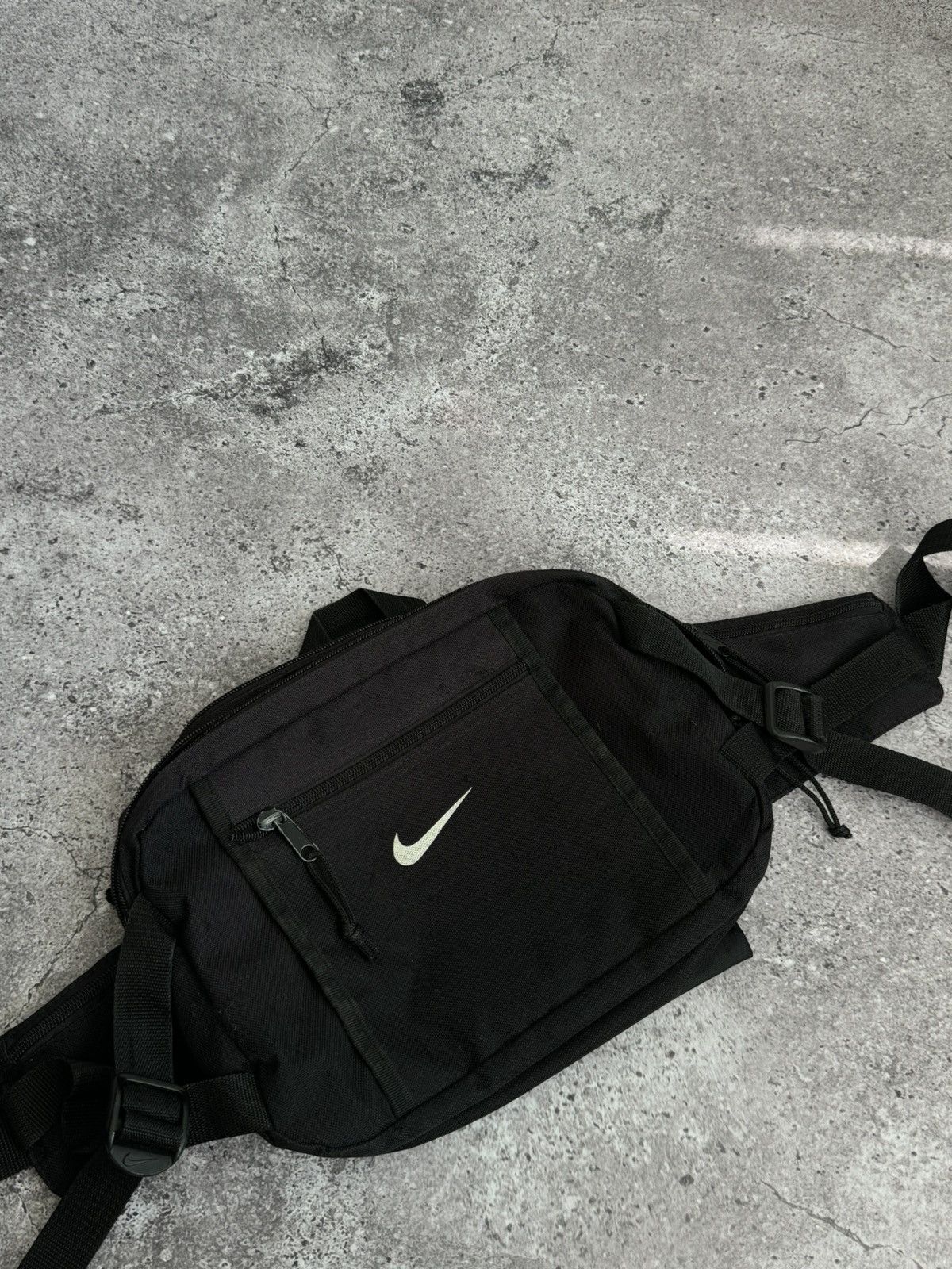 Nike × Vintage Vintage Nike distressed crossbody sling bag messenger Size ONE SIZE - 17 Thumbnail