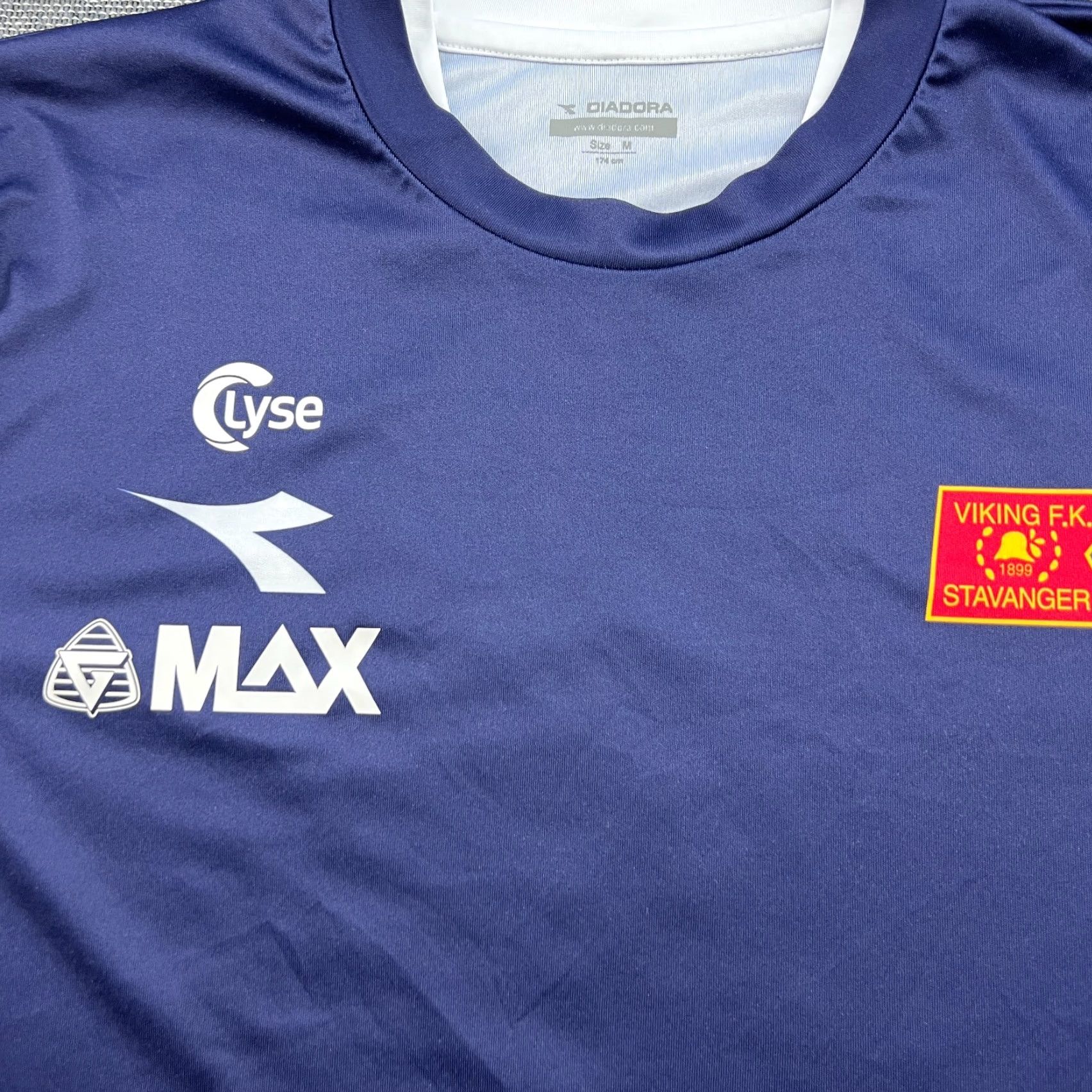 Diadora Diadora Viking FK Football Jersey Mens Medium Shirt Long Sleeves Blue Polyester Jersey Sports Football Mens Size US M / EU 48-50 / 2 - 4 Thumbnail