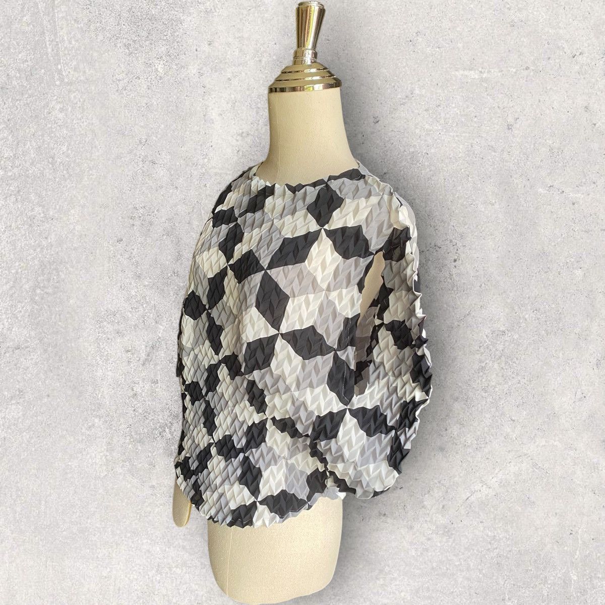 Issey Miyake Issey Miyake Chevron Pleated Circle Blouse Size M / US 6-8 / IT 42-44 - 5 Thumbnail