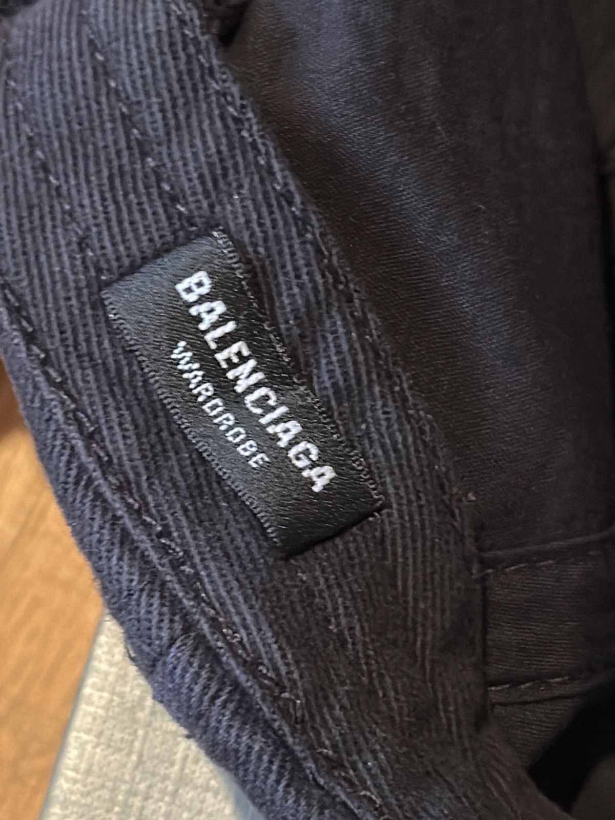 Balenciaga Balenciaga glow in the dark black logo distressed hat Size ONE SIZE - 3 Thumbnail