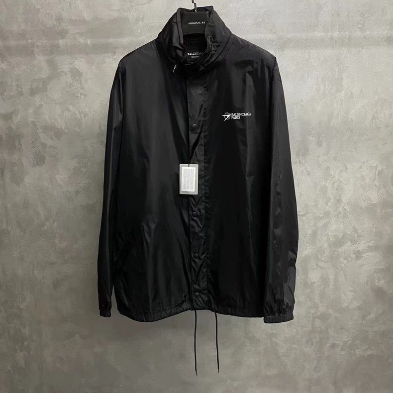 Balenciaga Balenciaga Balenciaga Black and White Logo Windbreaker Jac Size US M / EU 48-50 / 2 - 1 Thumbnail