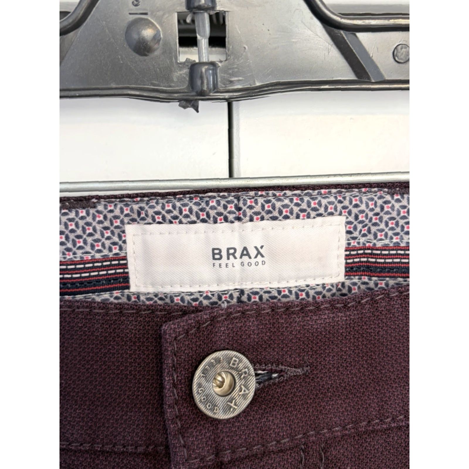 BRAX Brax Cooper Fancy Pants Mens Chino Straight Leg 35x32 Maroon Solid 5-Pocket Regular Rise Flat Front Cotton Knit Vintage No N/A Size US 35 - 3 Thumbnail