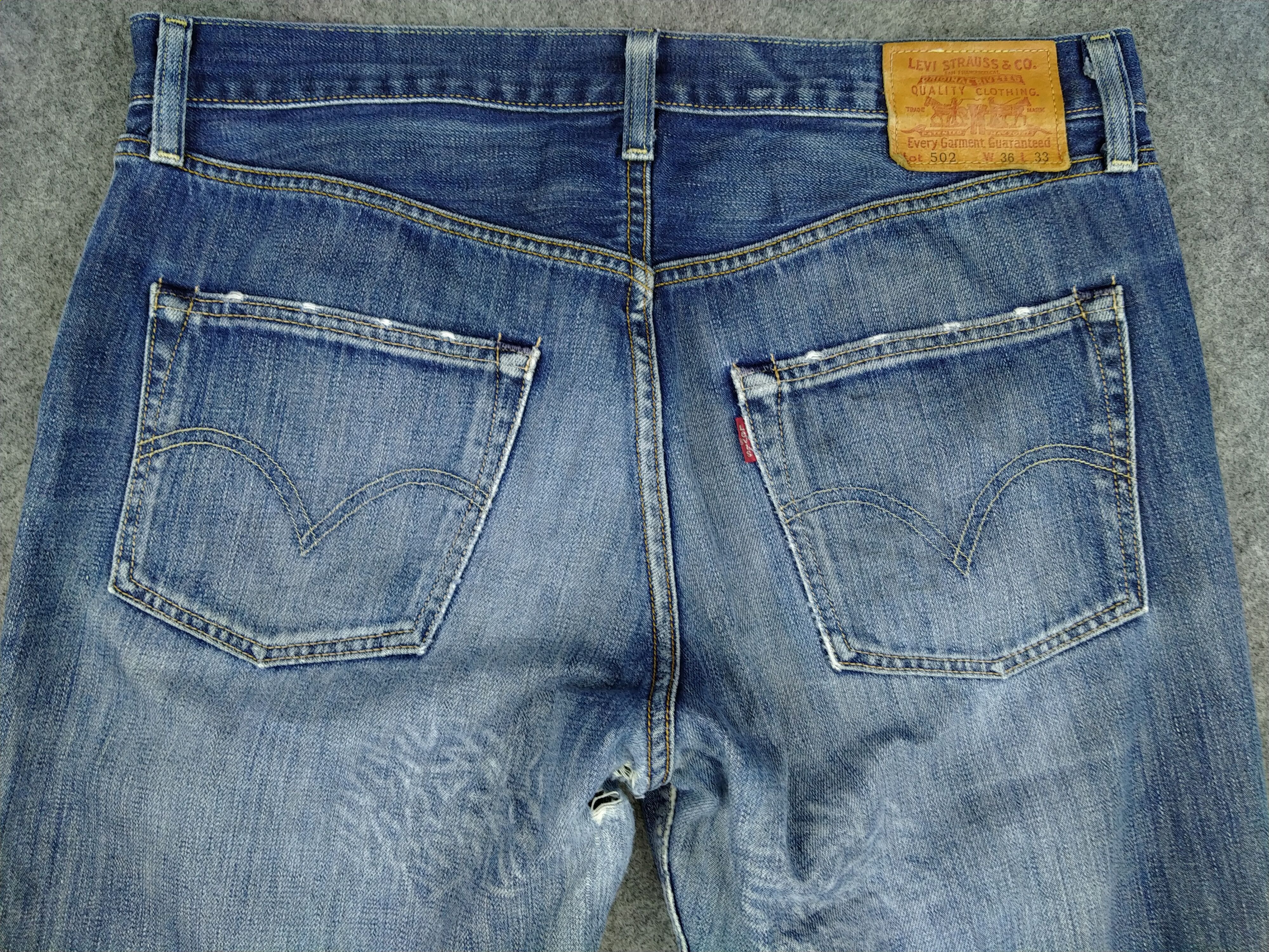Levi's Distressed Vintage Levi's 505 Jeans 35x30.5 Denim JN1012 Size US 35 - 4 Thumbnail