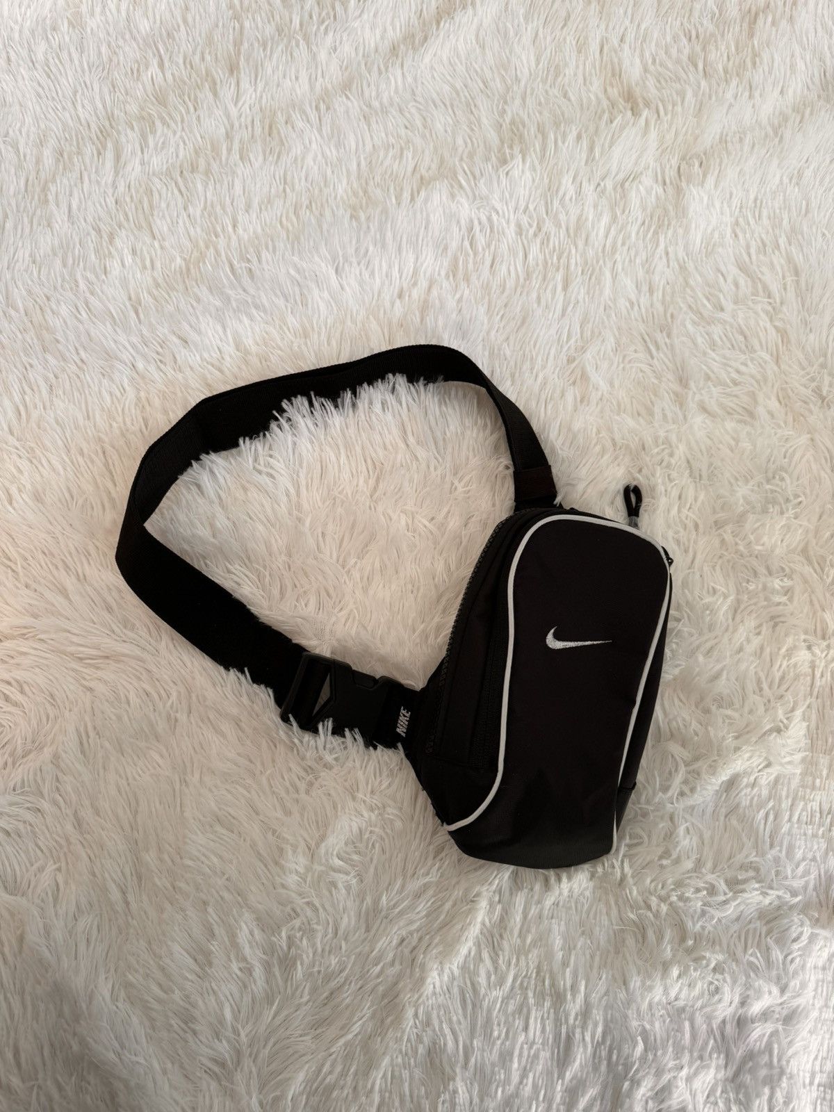 NIKE VINTAGE BASIC CASUAL SLING BAG 00s 90s