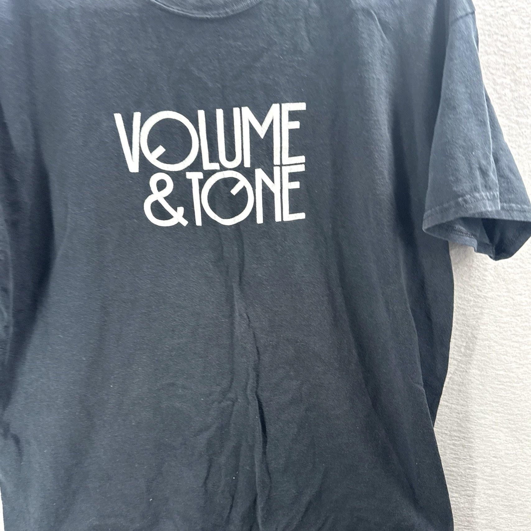 Vintage VINTAGE Volume and Tone Shirt Mens L Black Audio Speakers Audiophile Collector y2k Shirt Mens L Black Audio Speakers Audiophile Collector Size US L / EU 52-54 / 3 - 5 Thumbnail