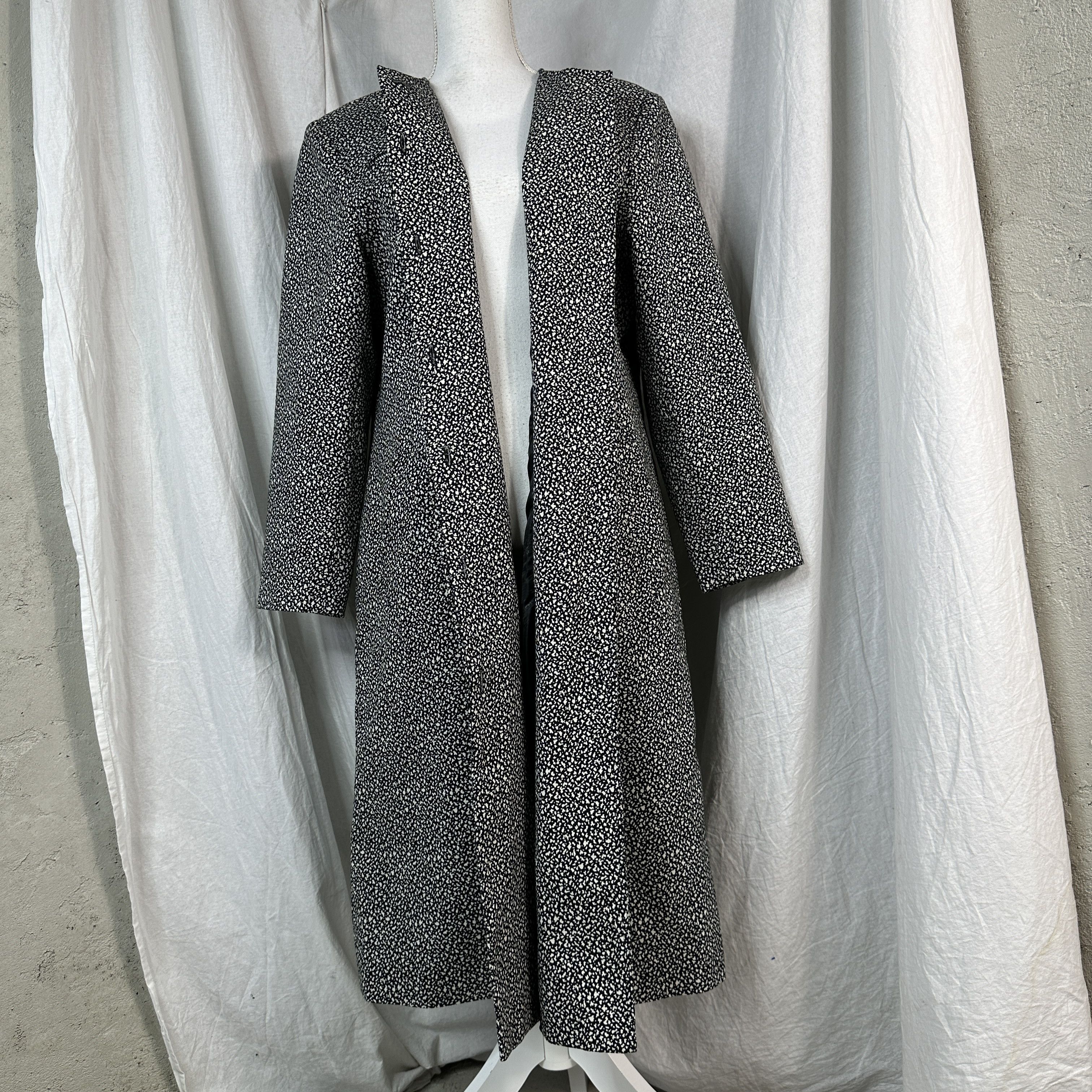 Valentino × Vintage Vintage Valentino Coat Size L / US 10 / IT 46 - 2 Thumbnail