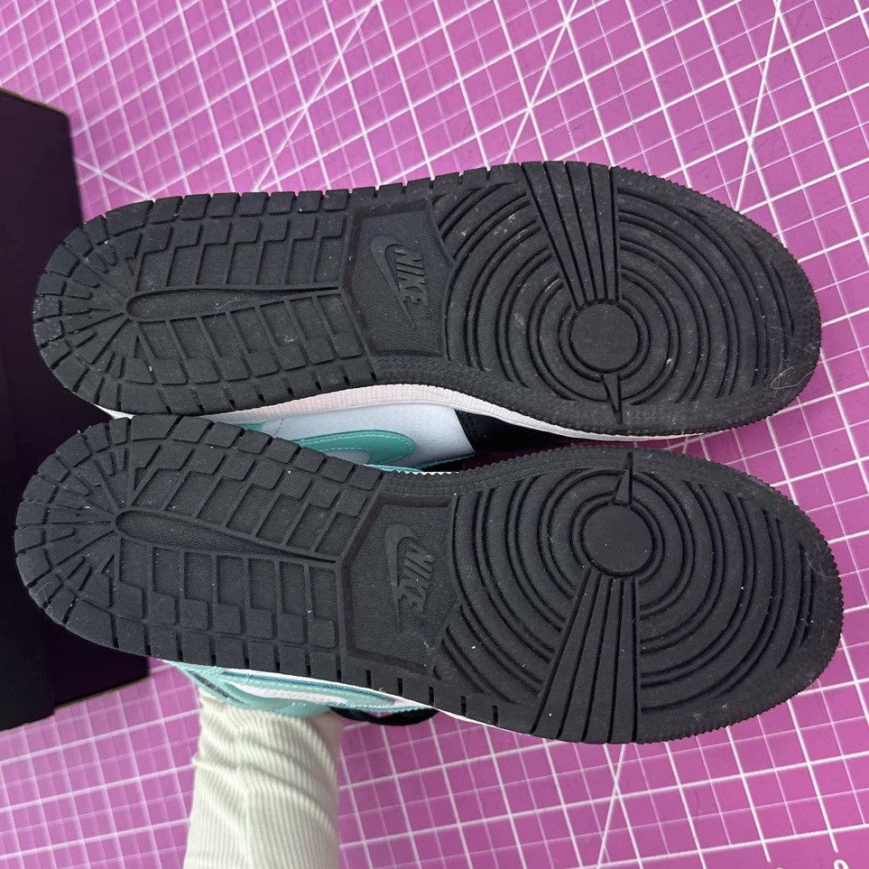 Jordan Brand Air Jordan 1 Mid GS 5.5Y Tropical Twist Igloo Mint White Size US 5.5 / EU 38 - 5 Thumbnail