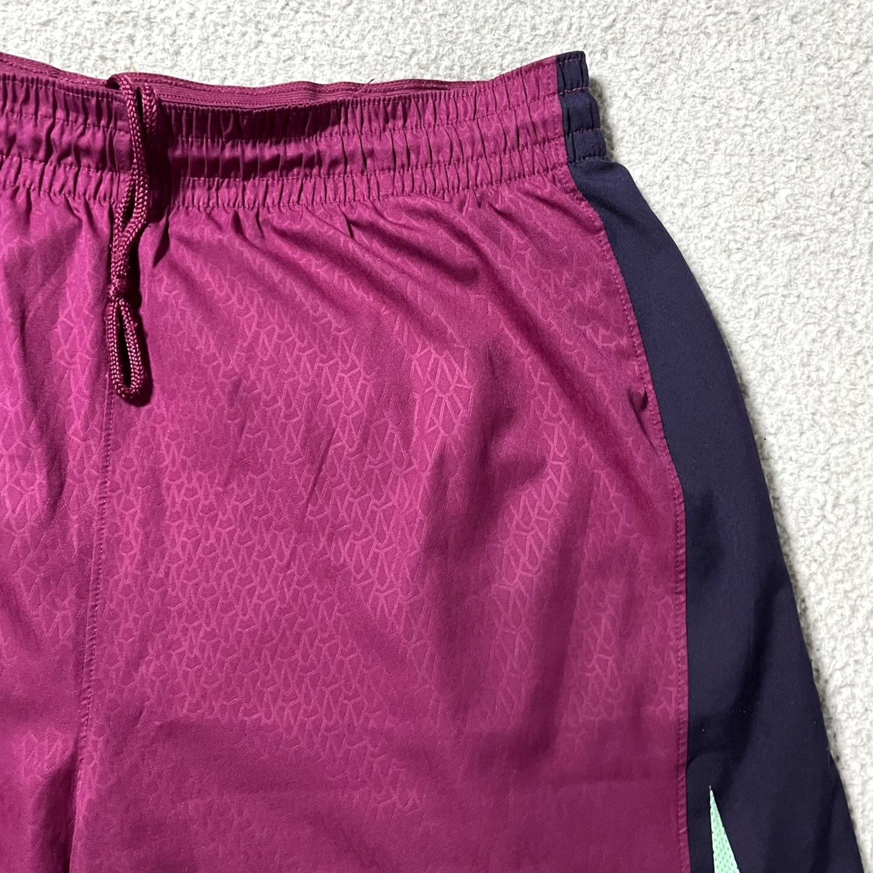 Nike Nike Shorts Nike Purple Kobe Bryant Mamba Print Logo Basketball NBA Dri-Fit Mens XL Size US 36 / EU 52 - 5 Thumbnail
