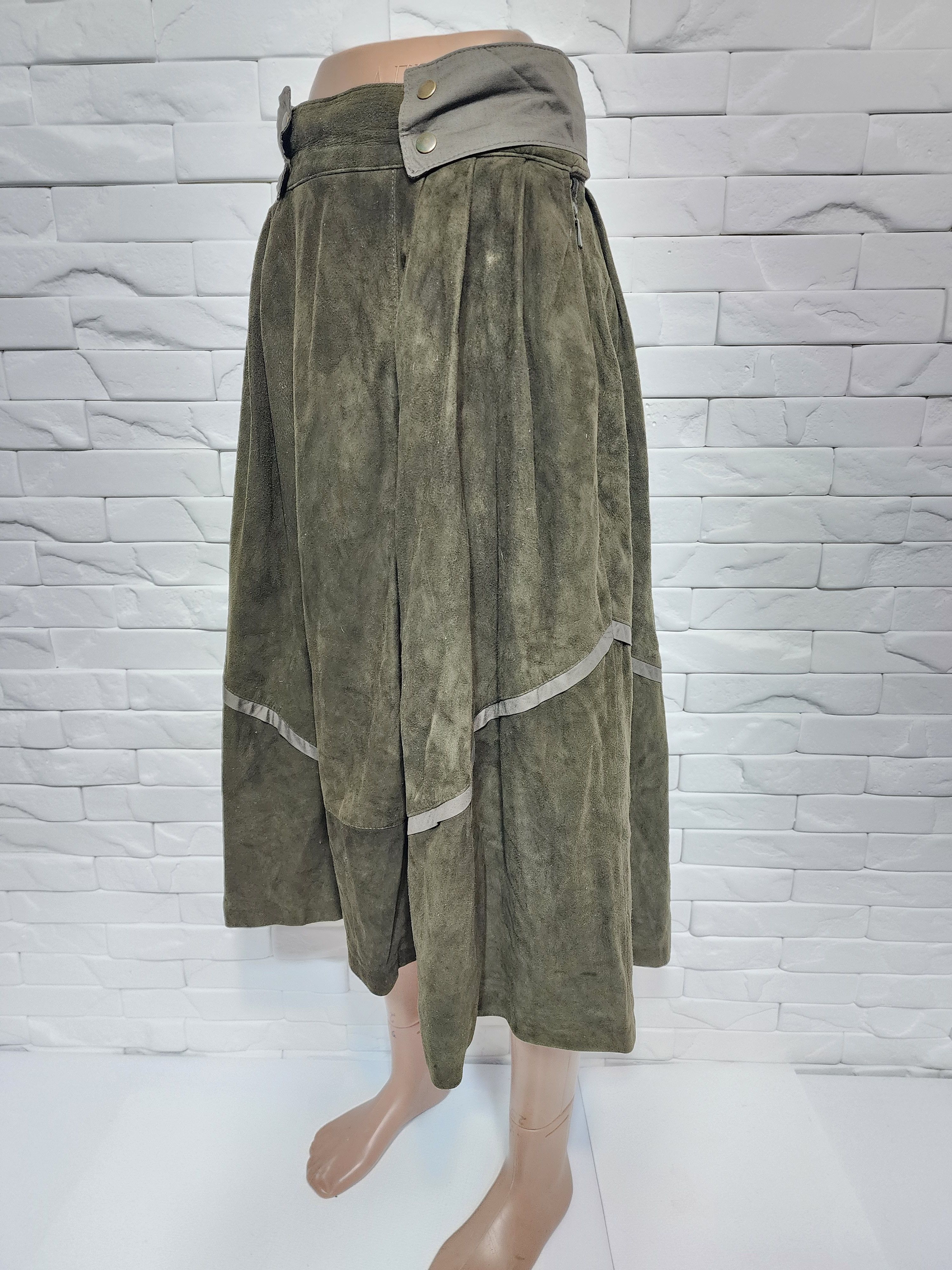 Genuine Leather Green leather skirt. Stylish green suede skirt. Size 27" / US 4 / IT 40 - 3 Thumbnail