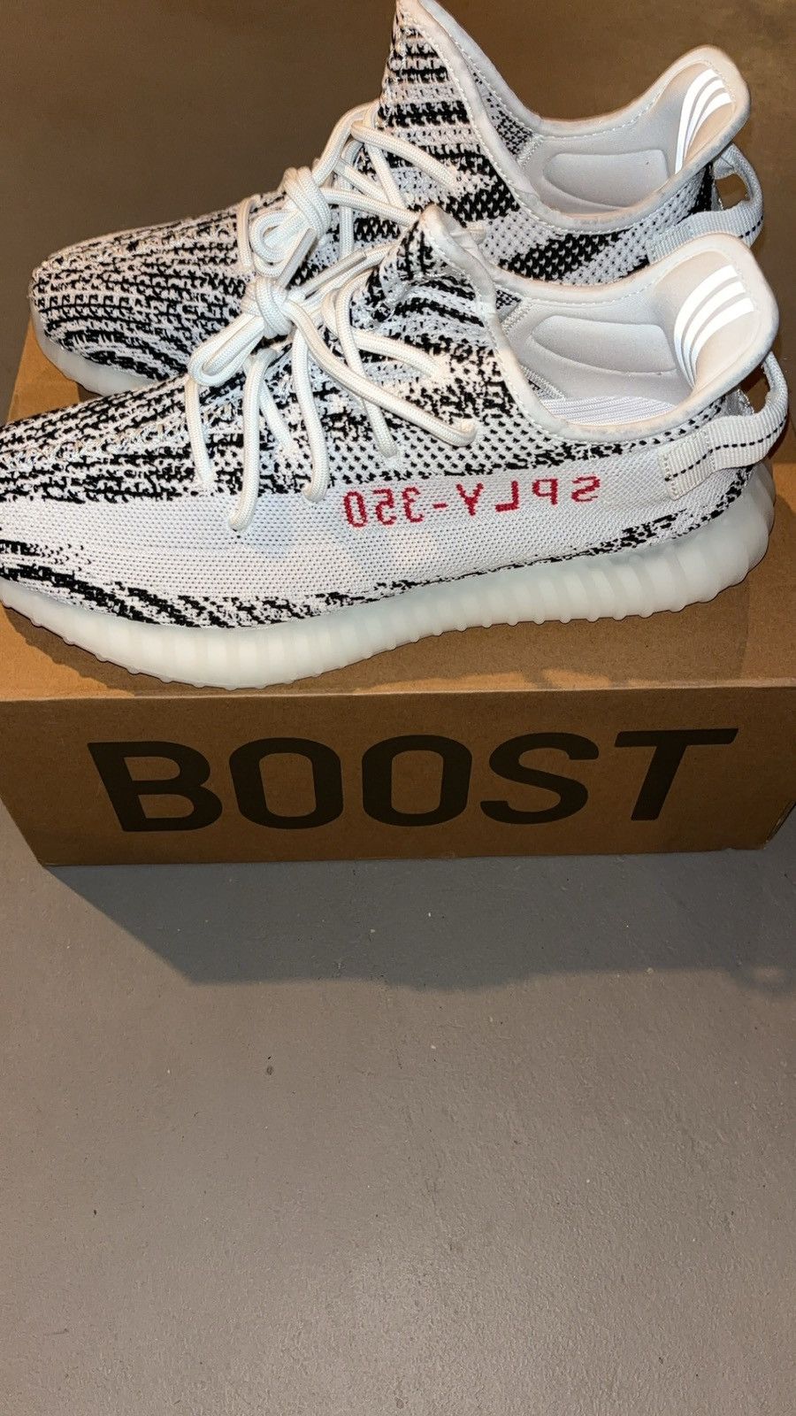 yeezy 350 zebra size 10