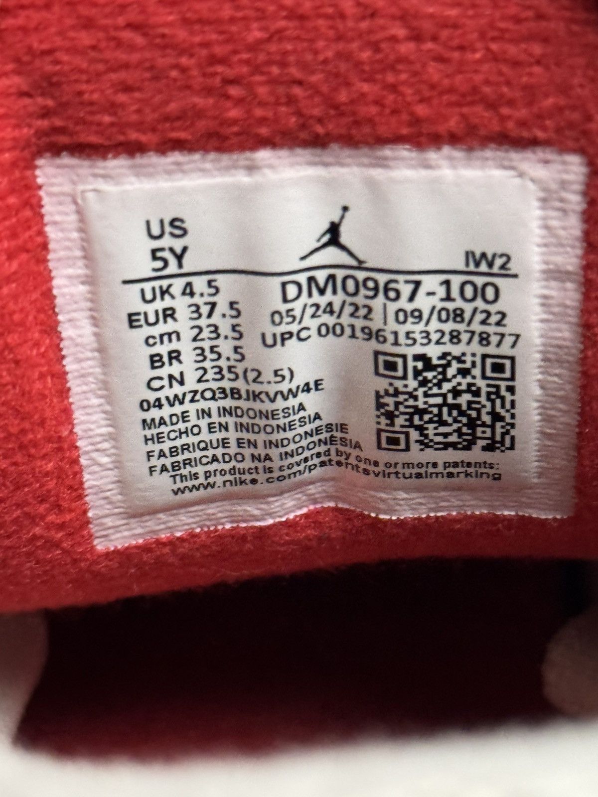 Jordan Brand Jordan 3 Retro White Cement Size 5Y Size US 5 / EU 37 - 8 Thumbnail