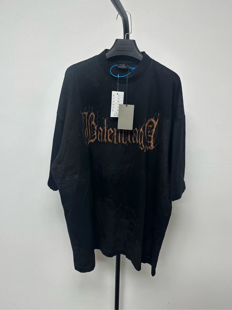 Balenciaga Balenciaga Devanagari logo clay dyed short sleeve T-shirt Size US S / EU 44-46 / 1 - 1 Thumbnail