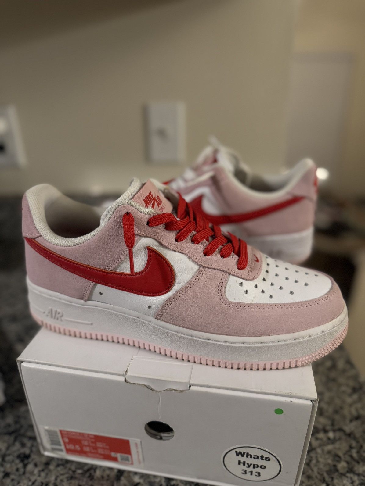 Nike Nike Valentines Day Air Force 1 Pink Size 9 W/ BOX Size US 9 / EU 42 - 3 Thumbnail