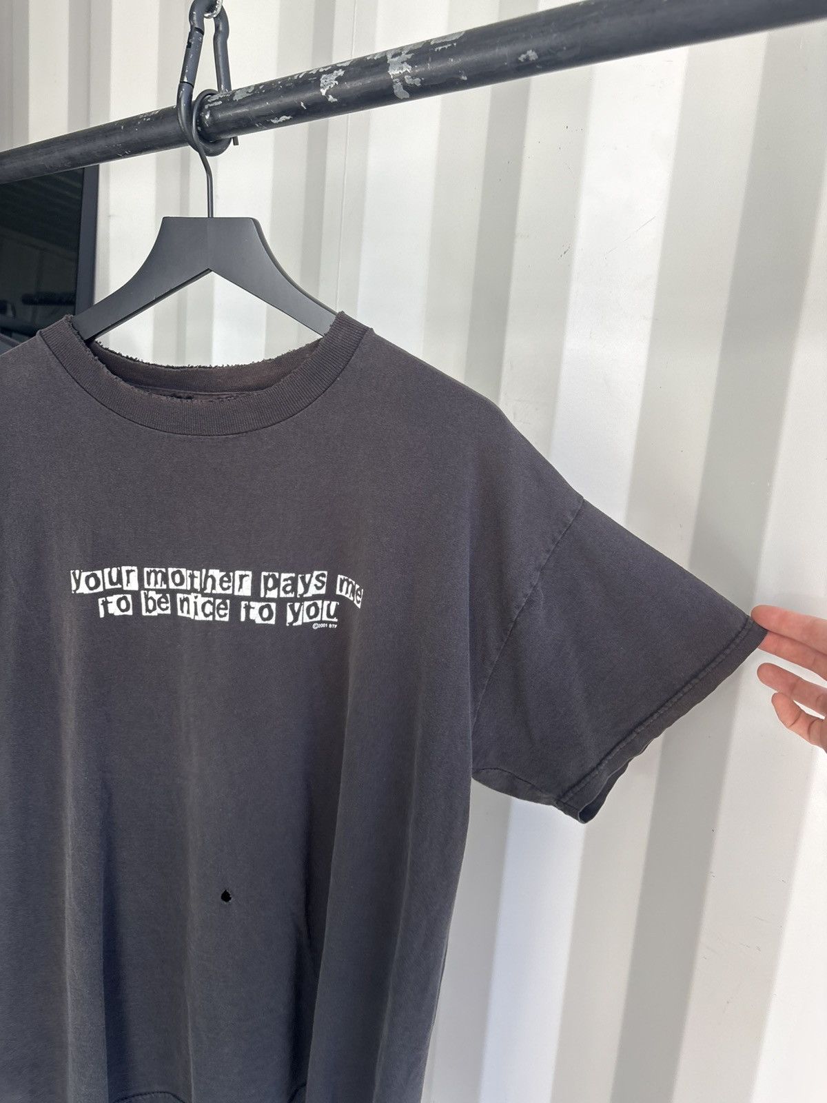 Vintage Thrashed Your Mom Pays Me Faded Distressed Shirt GRUNGE Size US XL / EU 56 / 4 - 2 Thumbnail