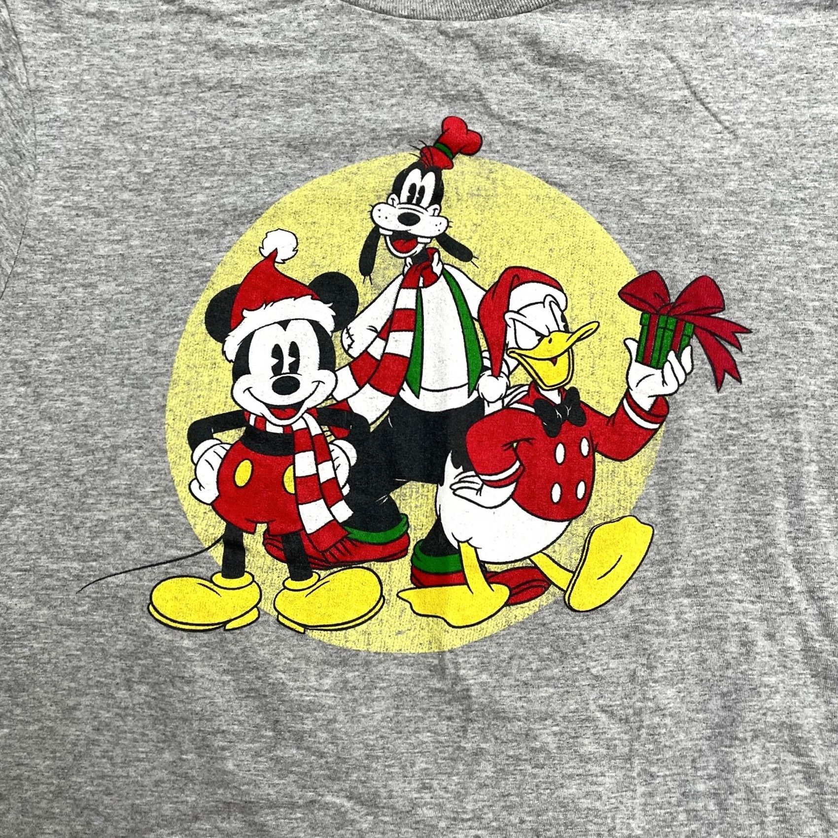 Disney Disney Mickey & Friend Graphic T-Shirt Womens M Gray Christmas Holiday Tee Size M / US 6-8 / IT 42-44 - 3 Thumbnail
