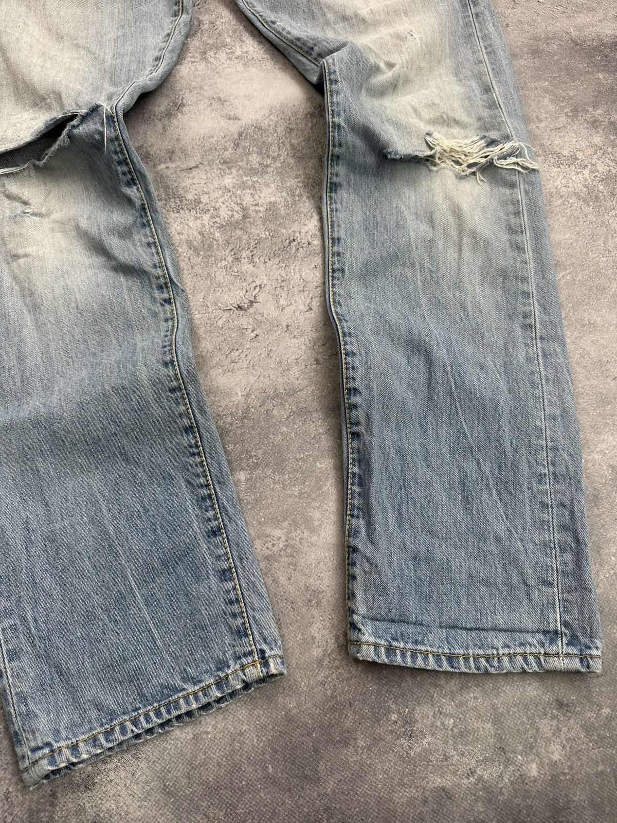 Carhartt Vintage Carhartt Thrashed Blue Crazy Faded Denim Jeans Y2K Size US 32 / EU 48 - 5 Thumbnail