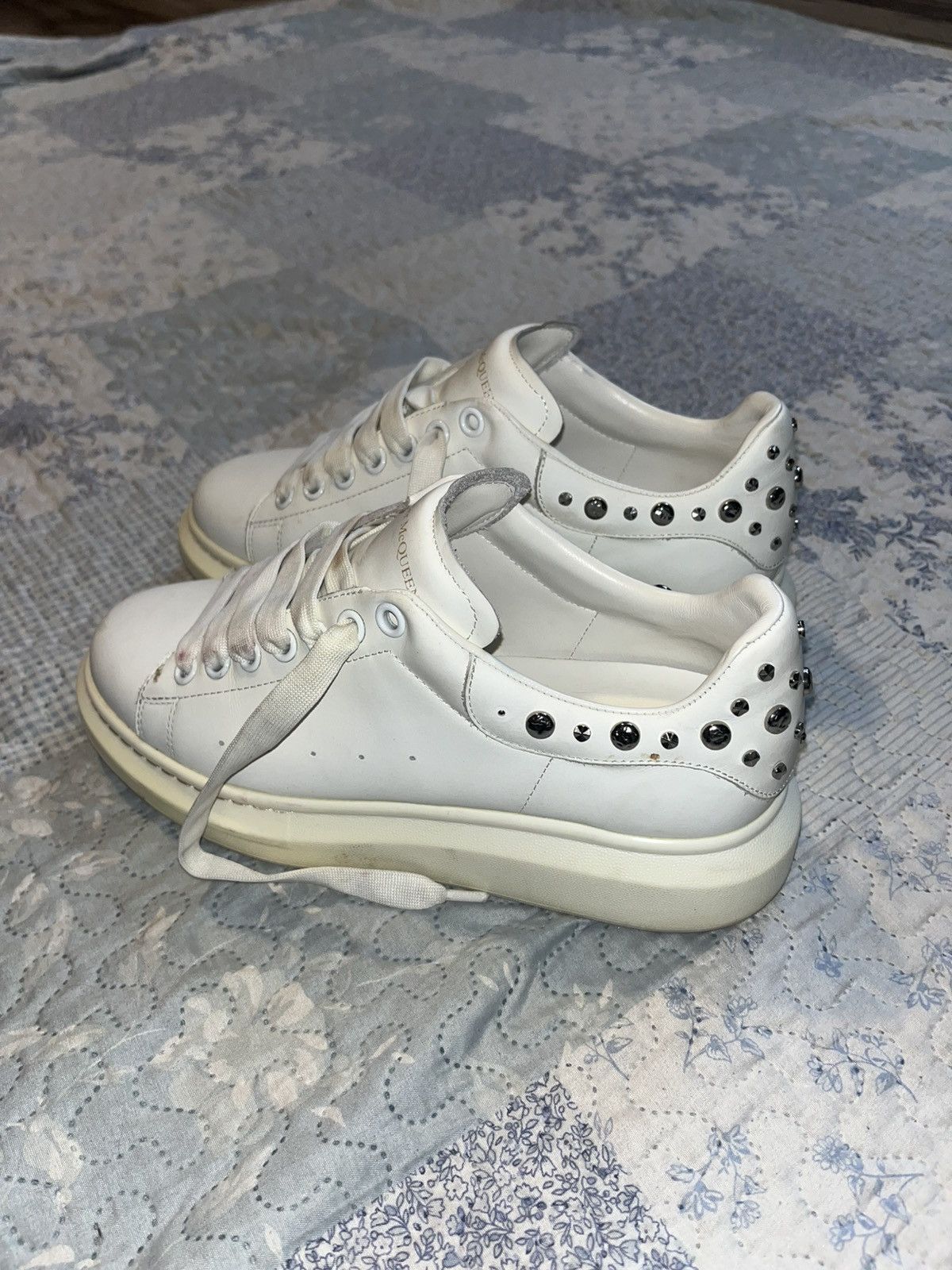 Alexander McQueen Alexander Mcqueen White Studded Oversized Low Top Sneakers Size US 12 / IT 42 - 2 Thumbnail
