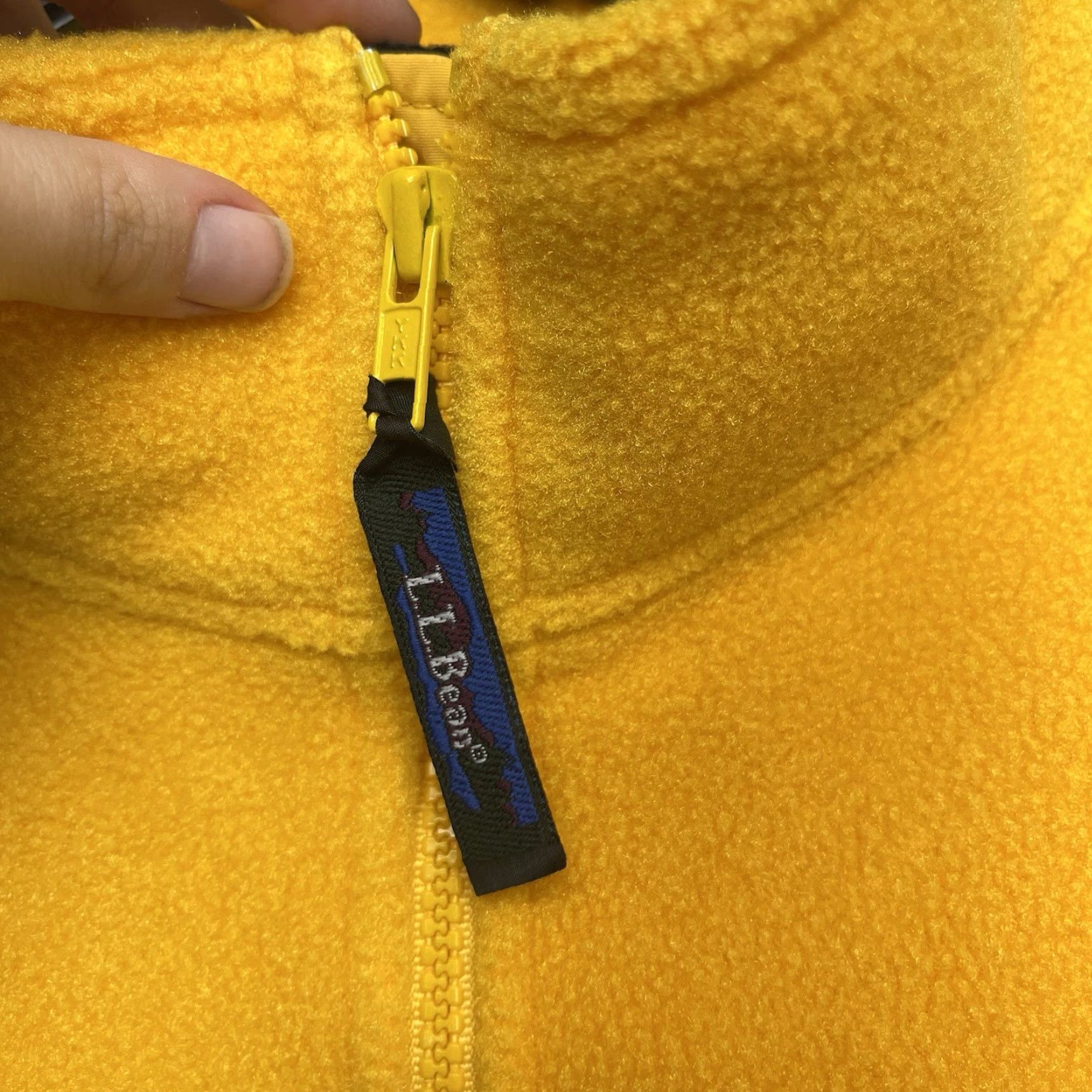 Vintage VINTAGE L.L. Bean Jacket Mens XL Yellow 1/4 Zip Fleece Pocket Hiking Polyester Solid Regular Long Sleeve Gender: Mens Size US XL / EU 56 / 4 - 4 Thumbnail